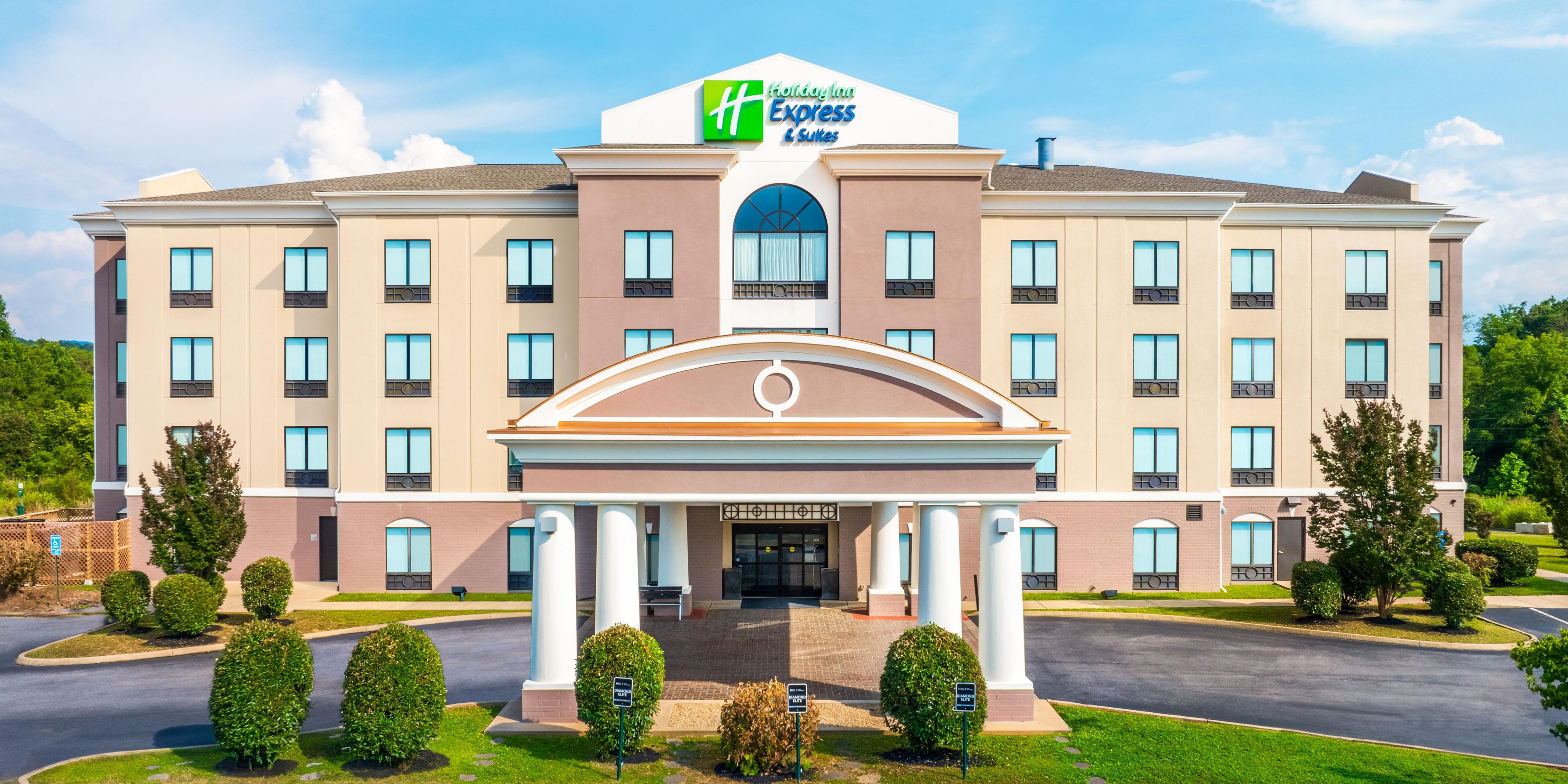 Holiday Inn Express & Suites Newport South