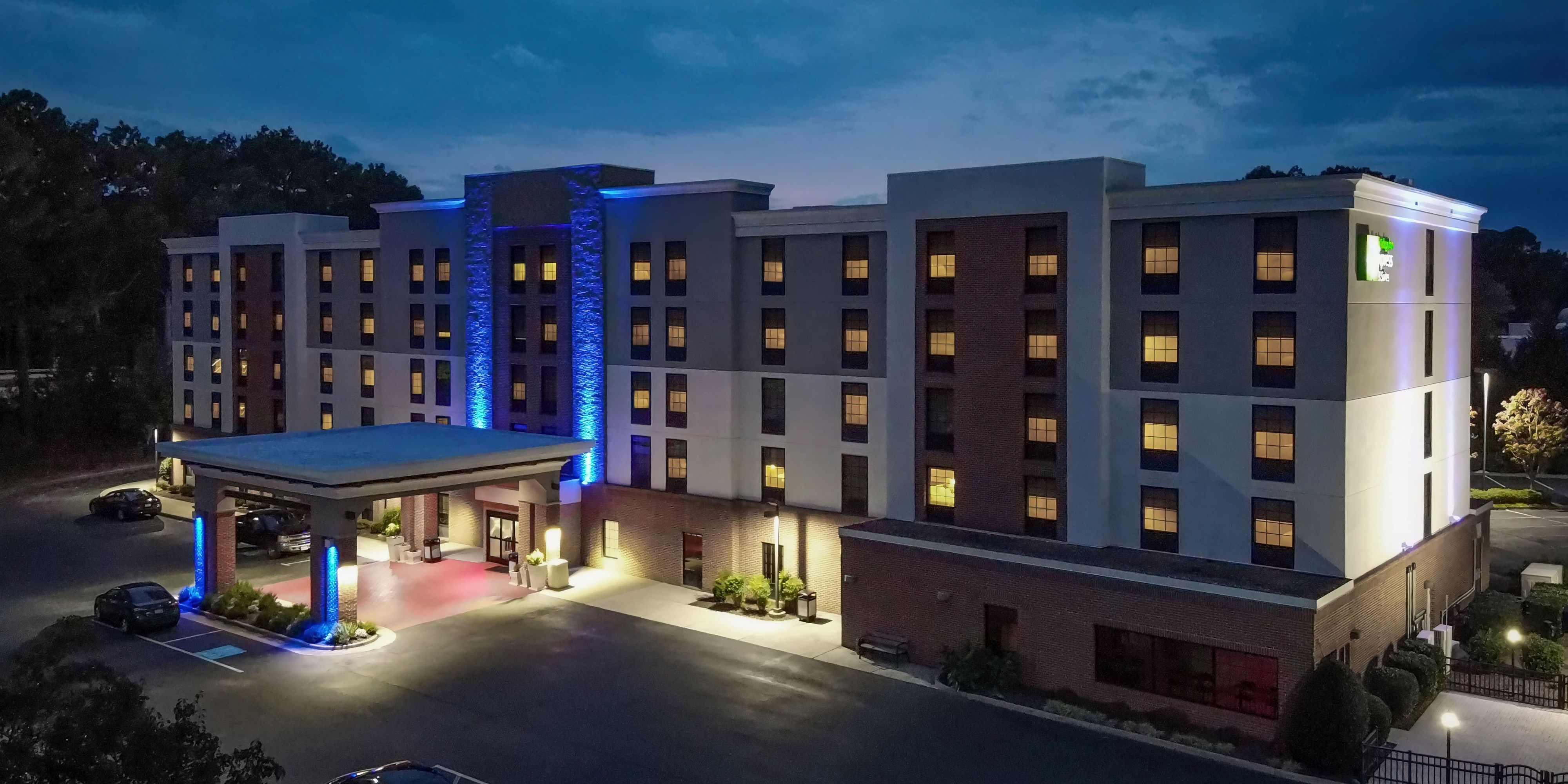 Holiday Inn Express & Suites Newport News