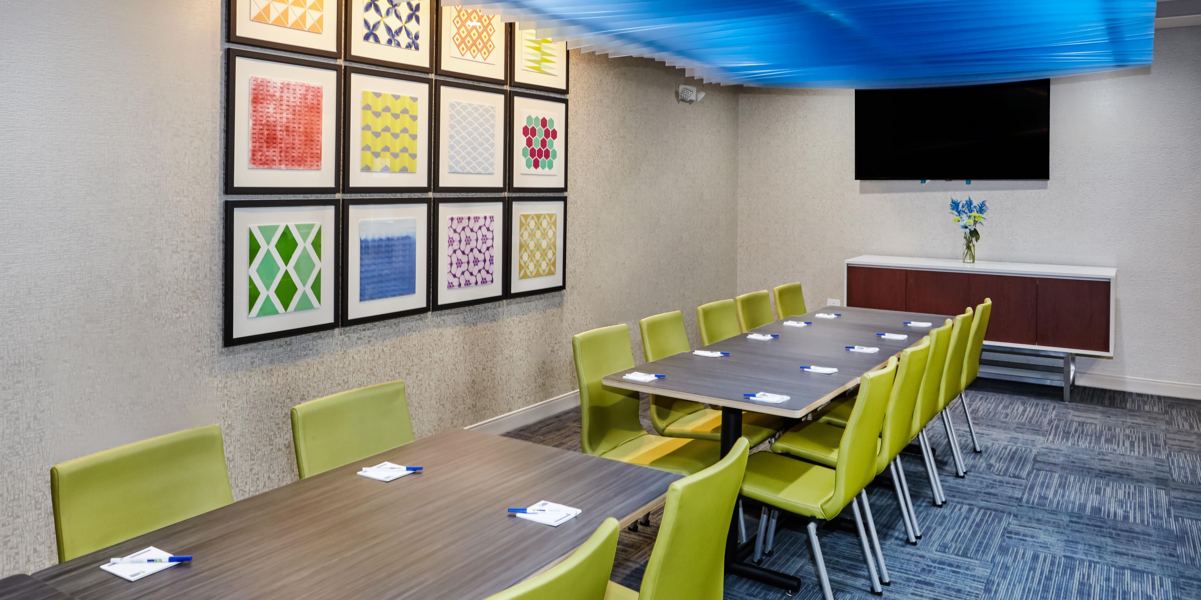 conveniently located on the 1st floor of the hotel. The fast and easy access to your favorite snacks are yours to enjoy 