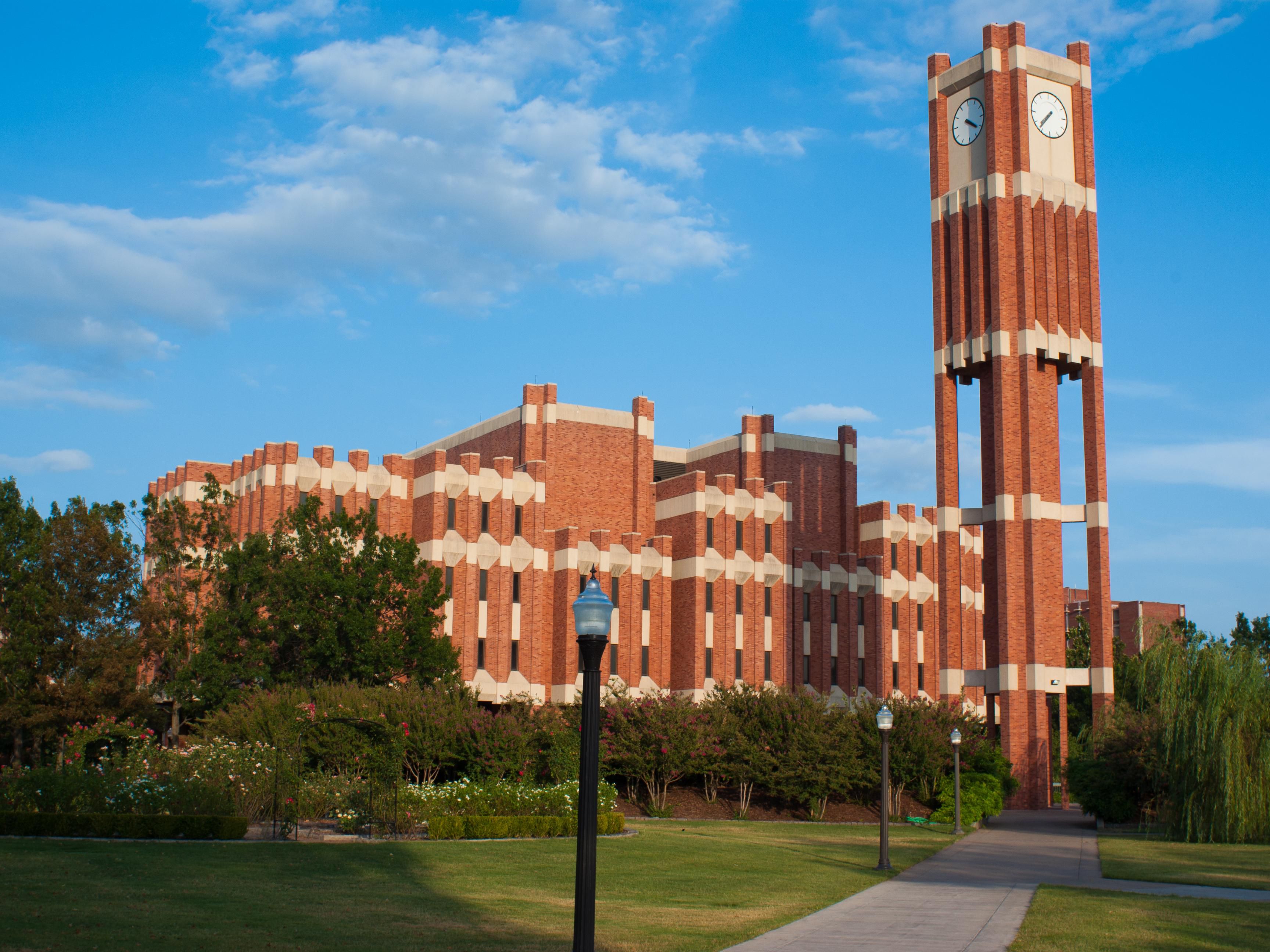 Choose our Norman hotel minutes from the University of Oklahoma