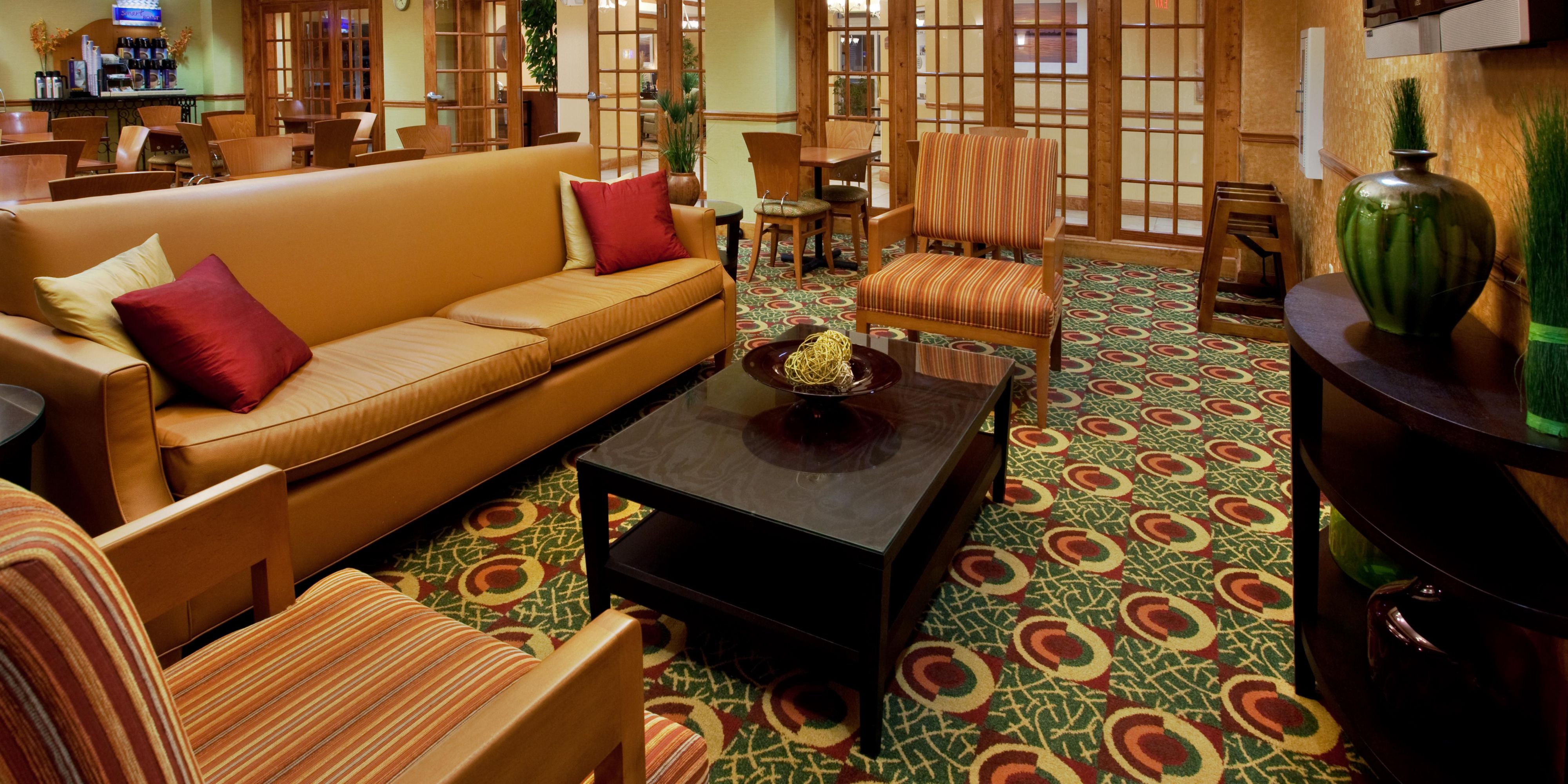 Holiday Inn Express & Suites Charleston-North