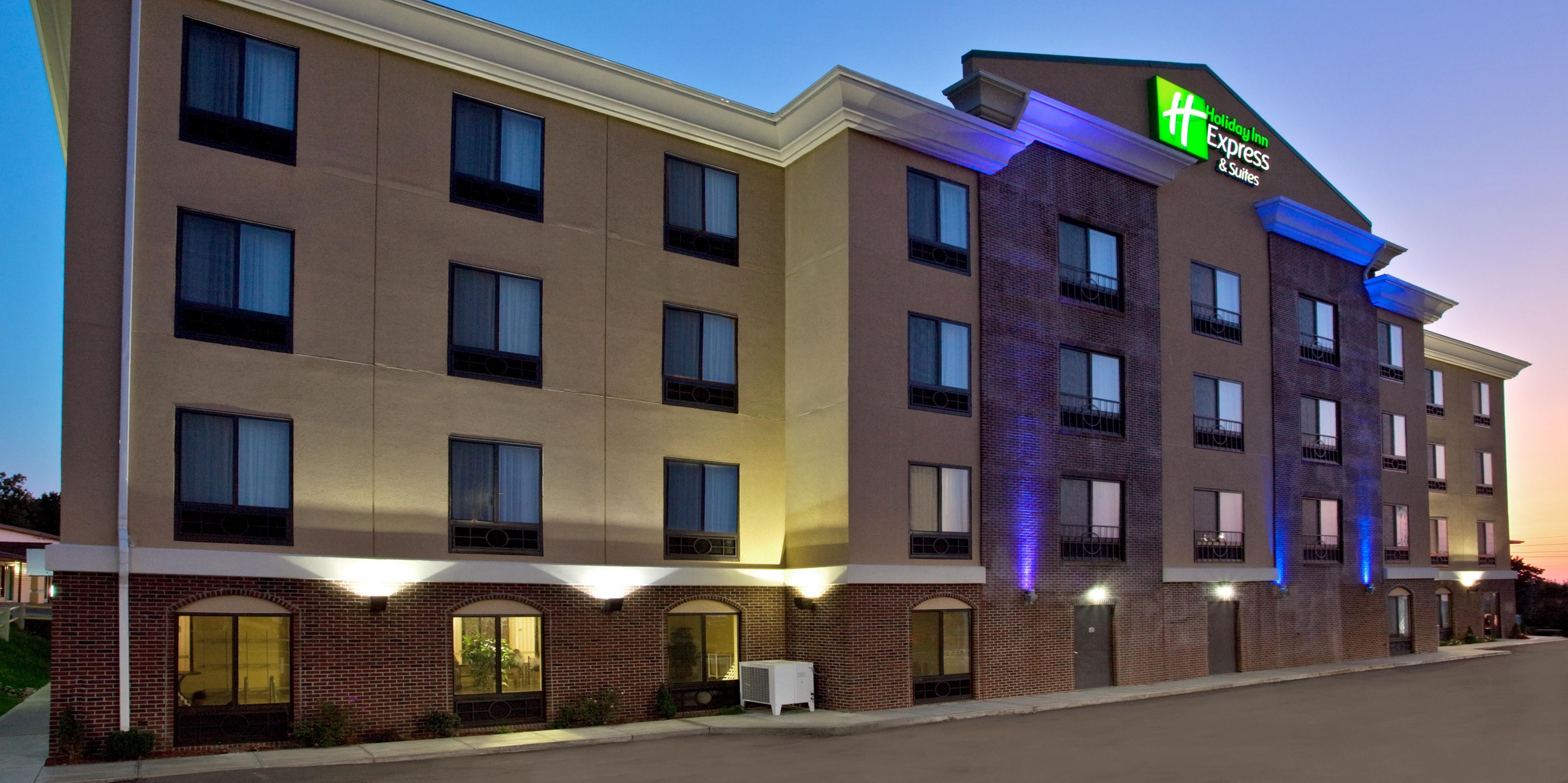 Holiday Inn Express & Suites North East (Erie I-90 Exit 41)