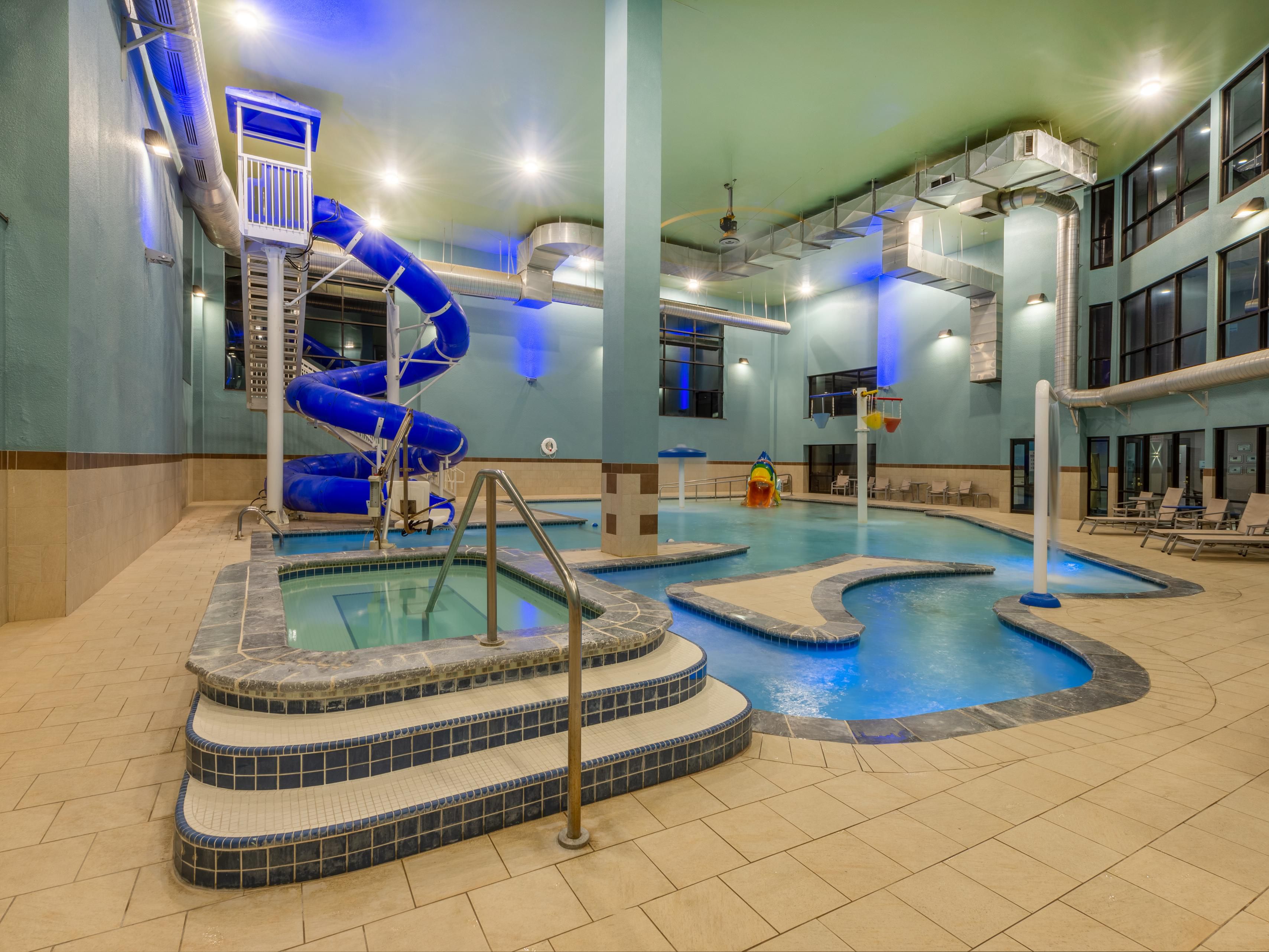 Schwimmbecken