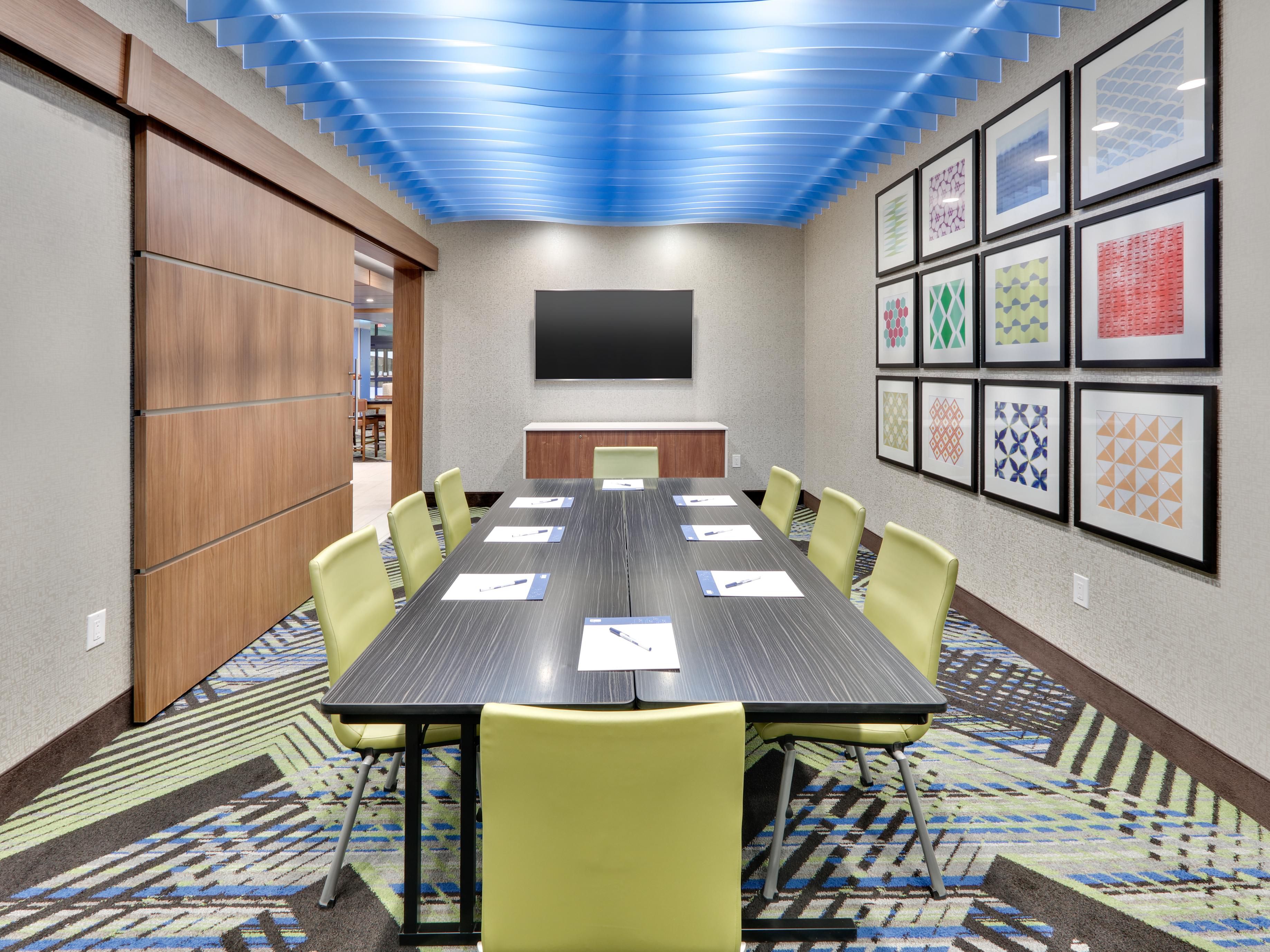 Our versatile meeting room is available for rent, perfect for small meetings and events. Whether you're planning a corporate training or conference, we have a boardroom to accommodate your needs. For inquiries and to check availability, please email our hotel team using link below. We look forward to helping you create a successful event!