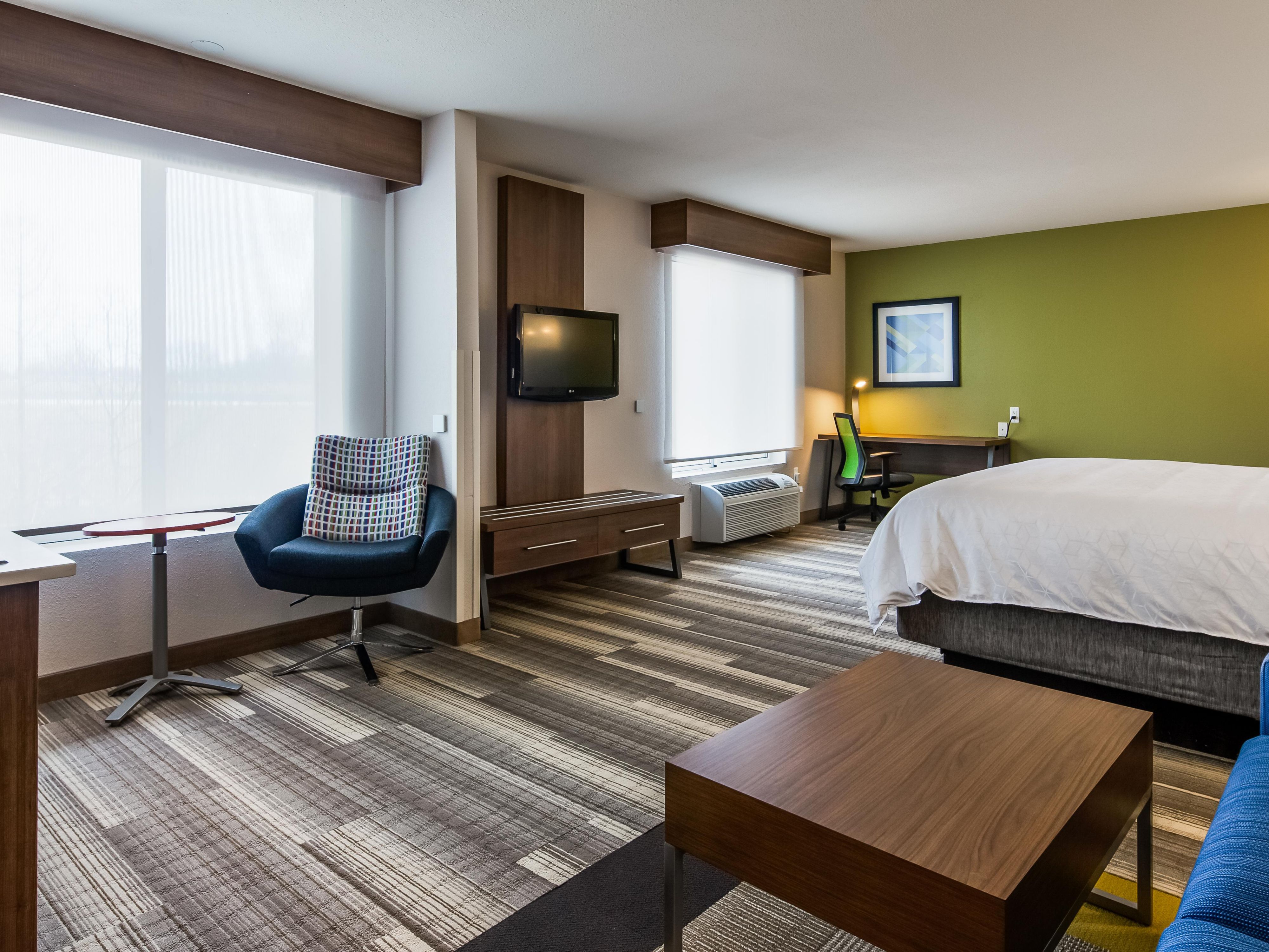 When visiting The Suburban Collection Showplace stay with us! We are just a five-mile drive from the venue.
