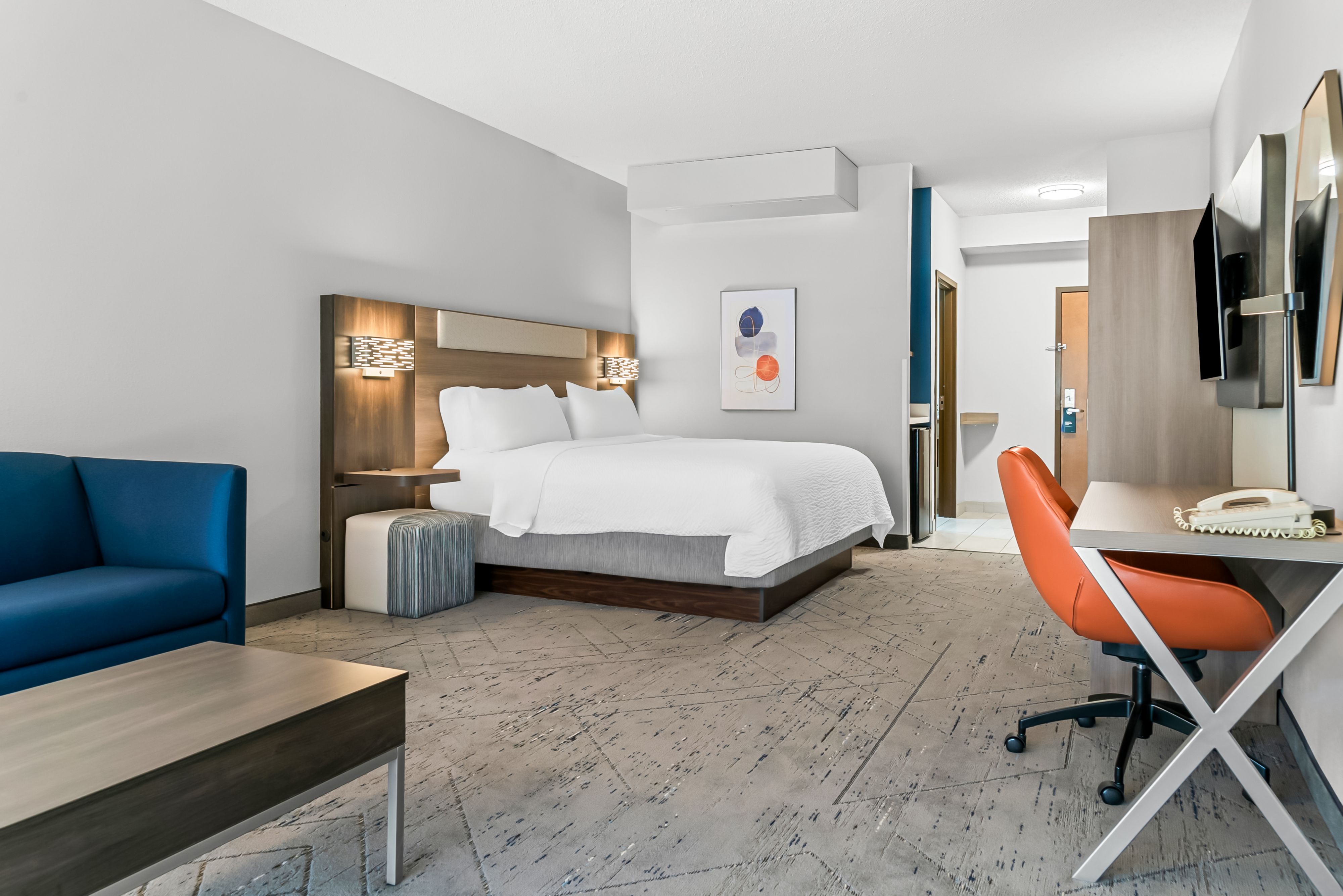 holiday-inn-express-and-suites