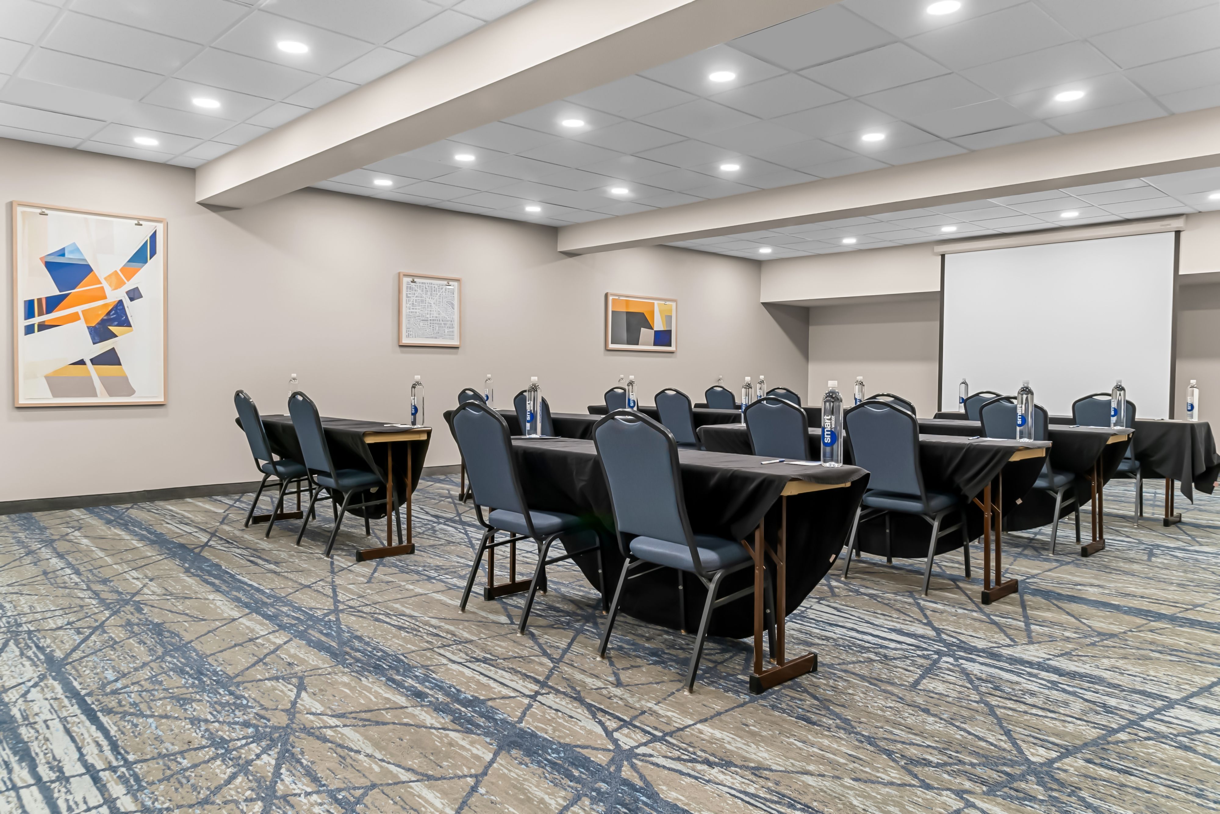 holiday-inn-express-and-suites