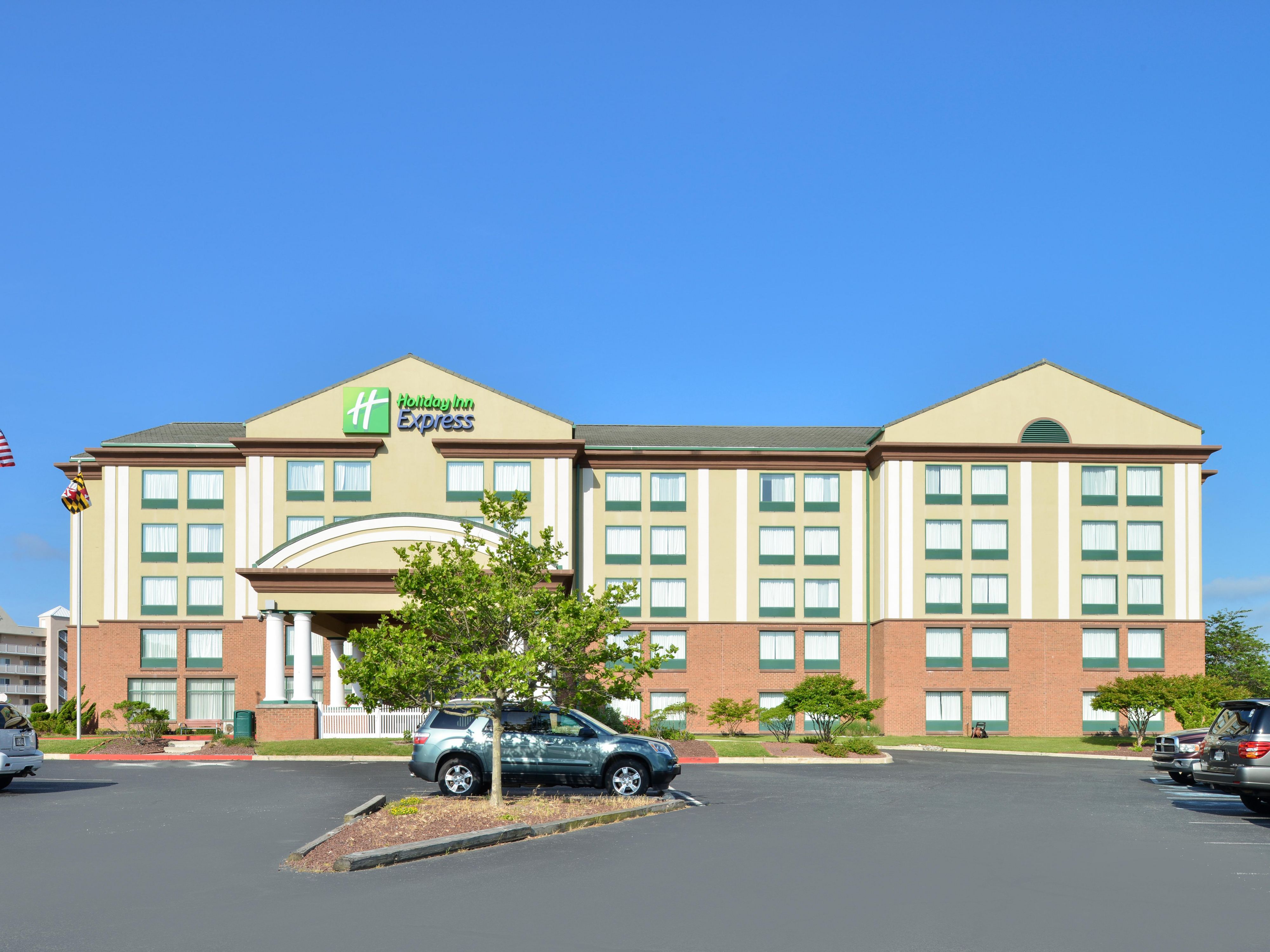As our guest, we help alleviate finding that perfect beach parking spot. Park your car with us and walk across the street to beach access
