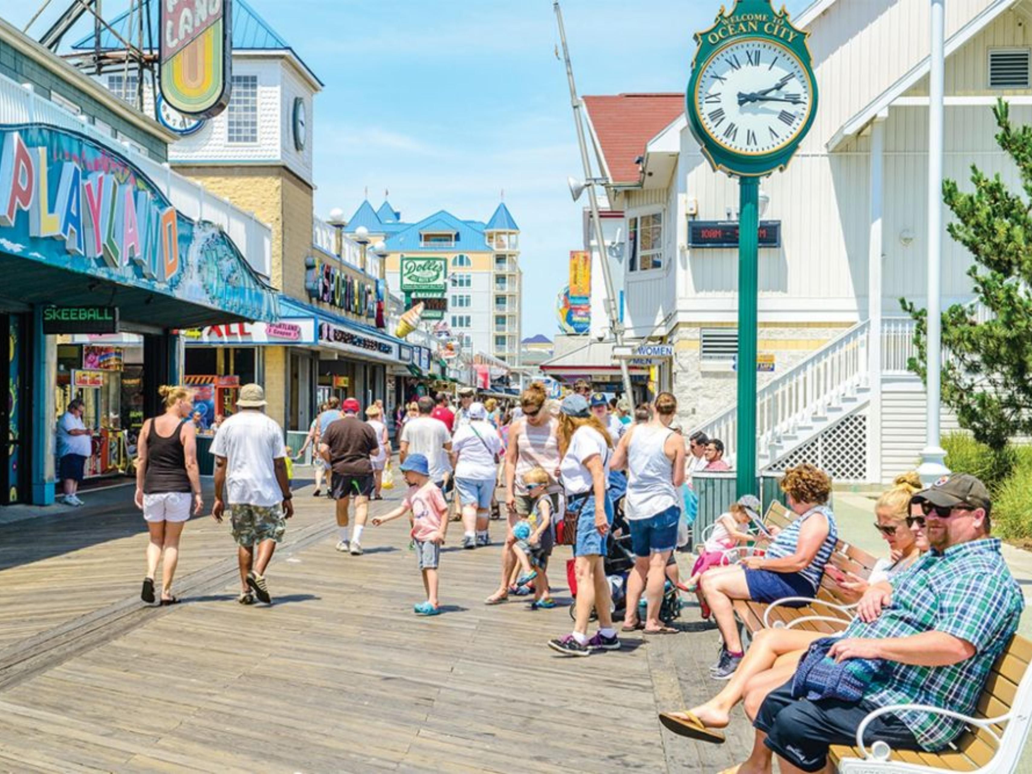 Ocean City, Maryland offers a variety of thrilling tours that are a unique way to enjoy your favorite beach town! Choose from exhilarating ghost walk tours that highlight various historic OC sites or indulge in a culinary walking tour with tastings at some of Ocean City’s best restaurants. You can even schedule a distillery tour.