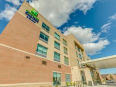 Holiday Inn Express & Suites Okemos - University Area