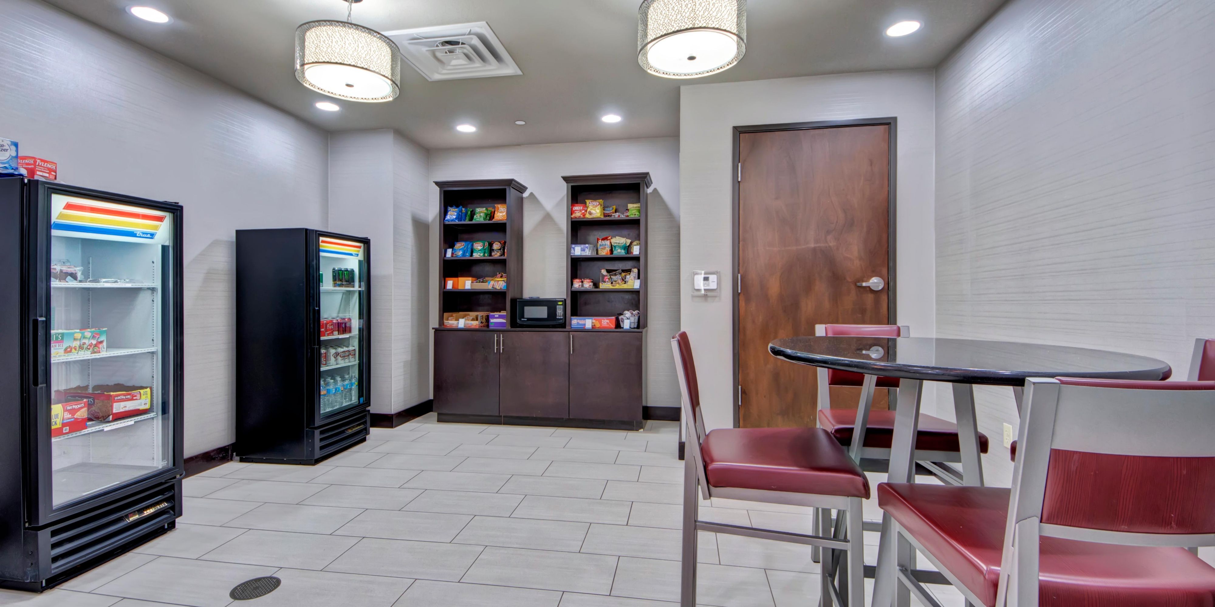 No spare change? Don't worry we don't have vending machines either but we do have The Marketplace. Here you can grab your favorite snacks or beverages and charge it straight to your room or credit card. So snack away 24-hours a day!
