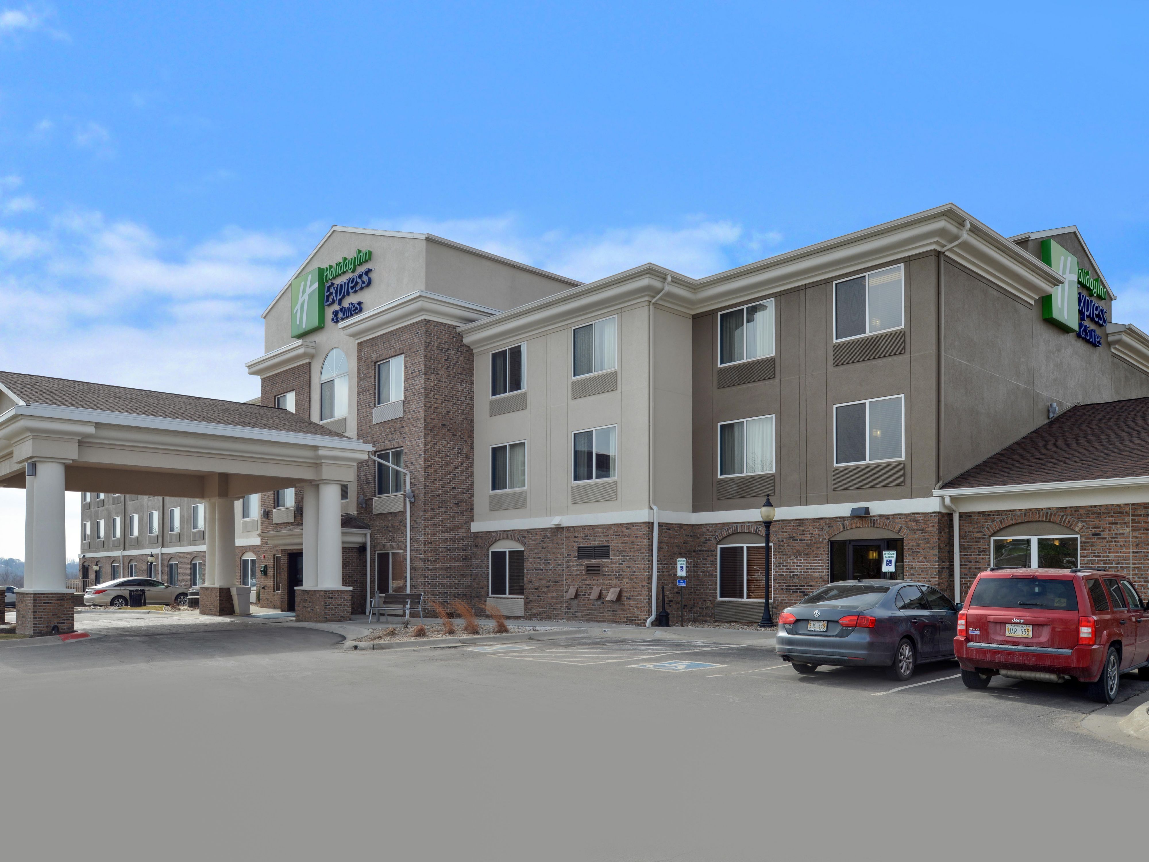 Holiday Inn Express & Suites Omaha West Hotel by IHG