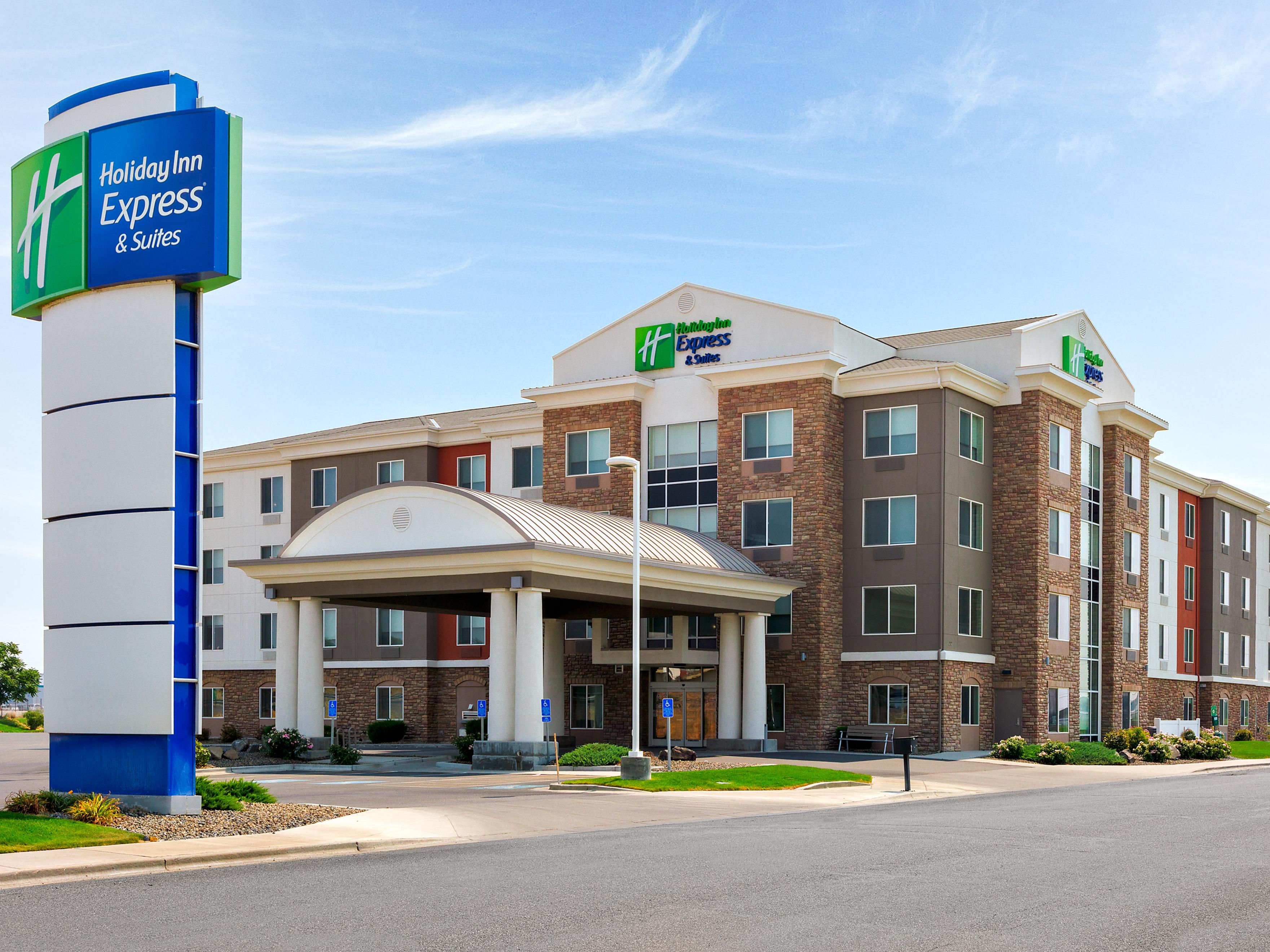 Holiday Inn Express & Suites Ontario Hotel by IHG