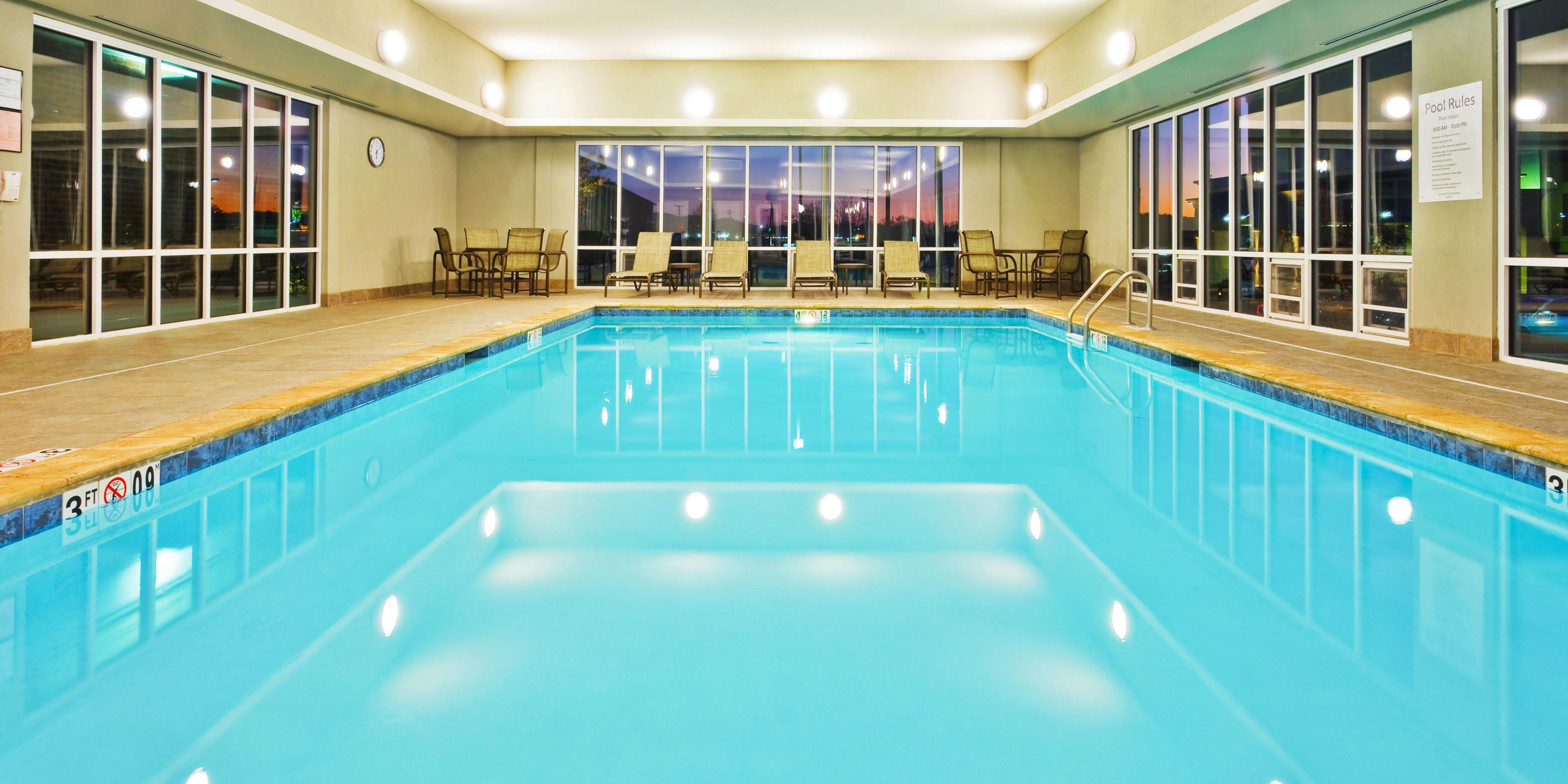 Looking for an indoor pool for fitness or to tire out the kiddos?  Look no further than the Holiday inn Express Ooltewah!  Book online or call the hotel to secure your room!