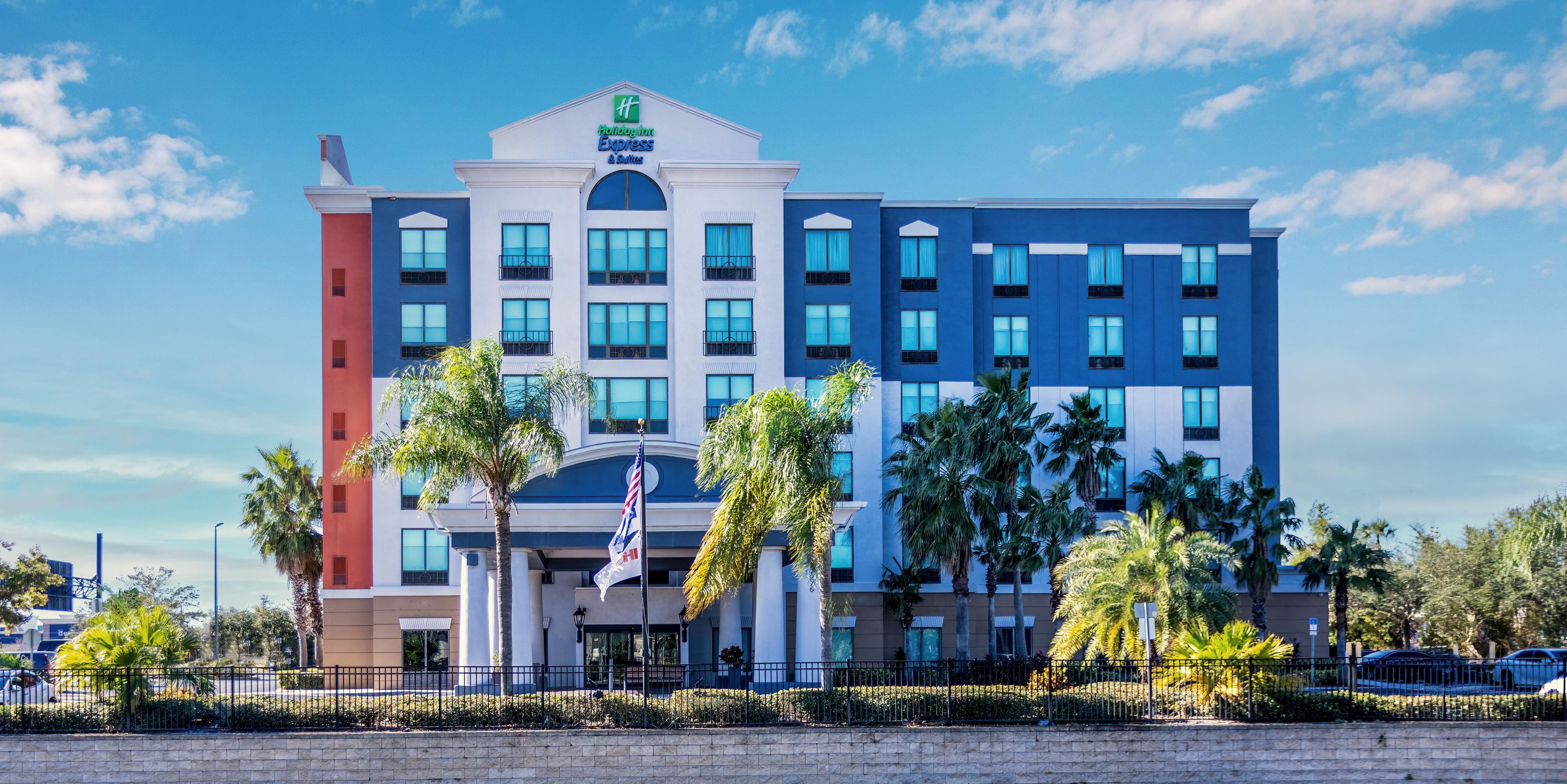 Holiday Inn Express & Suites Orlando - International Drive