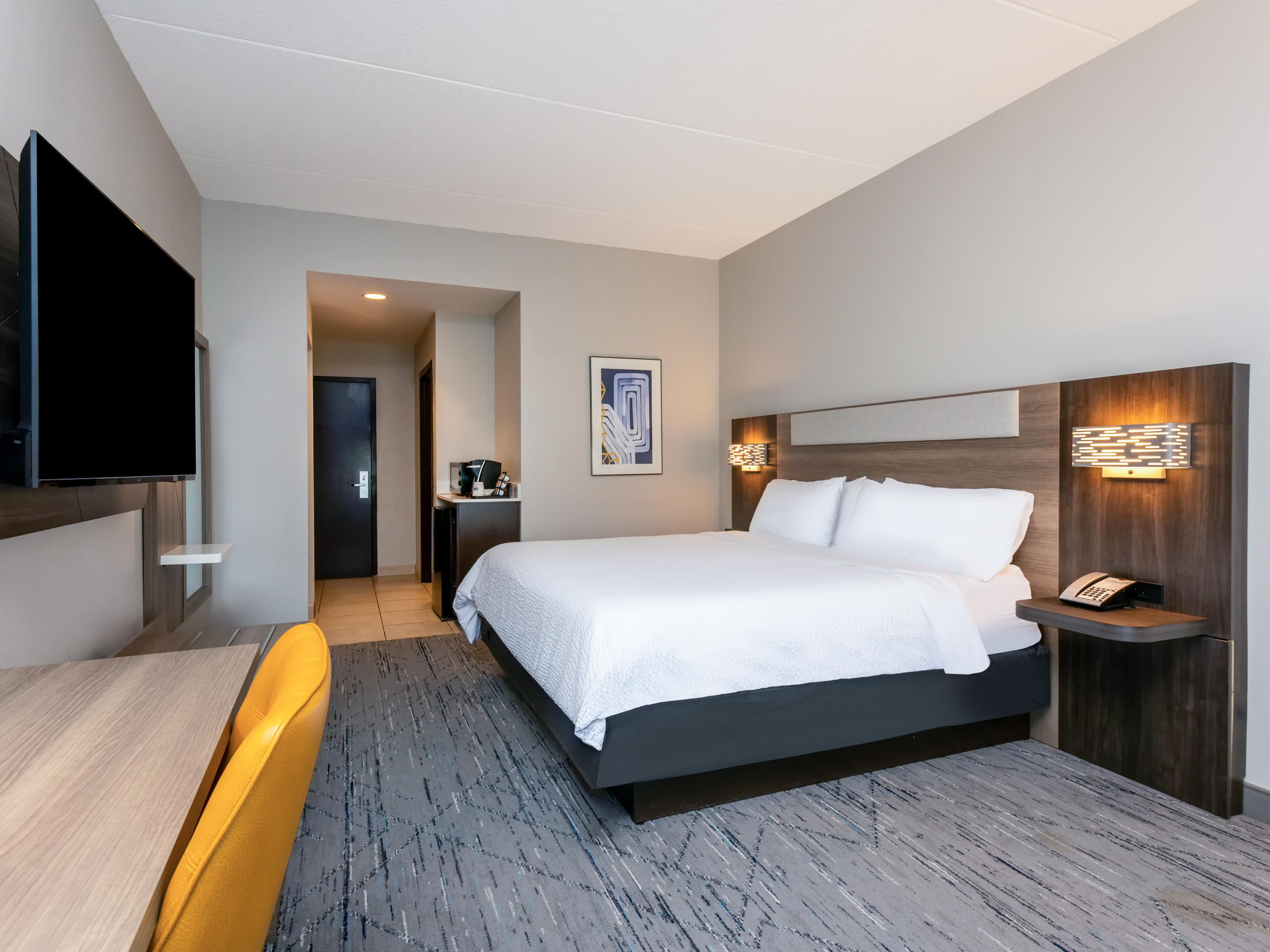 Comfortable king room with mini fridge & microwave