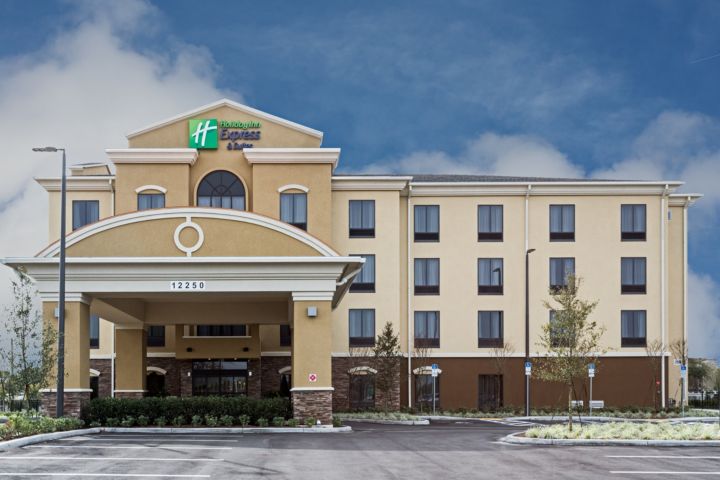 Holiday Inn Express & Suites Orlando East-UCF