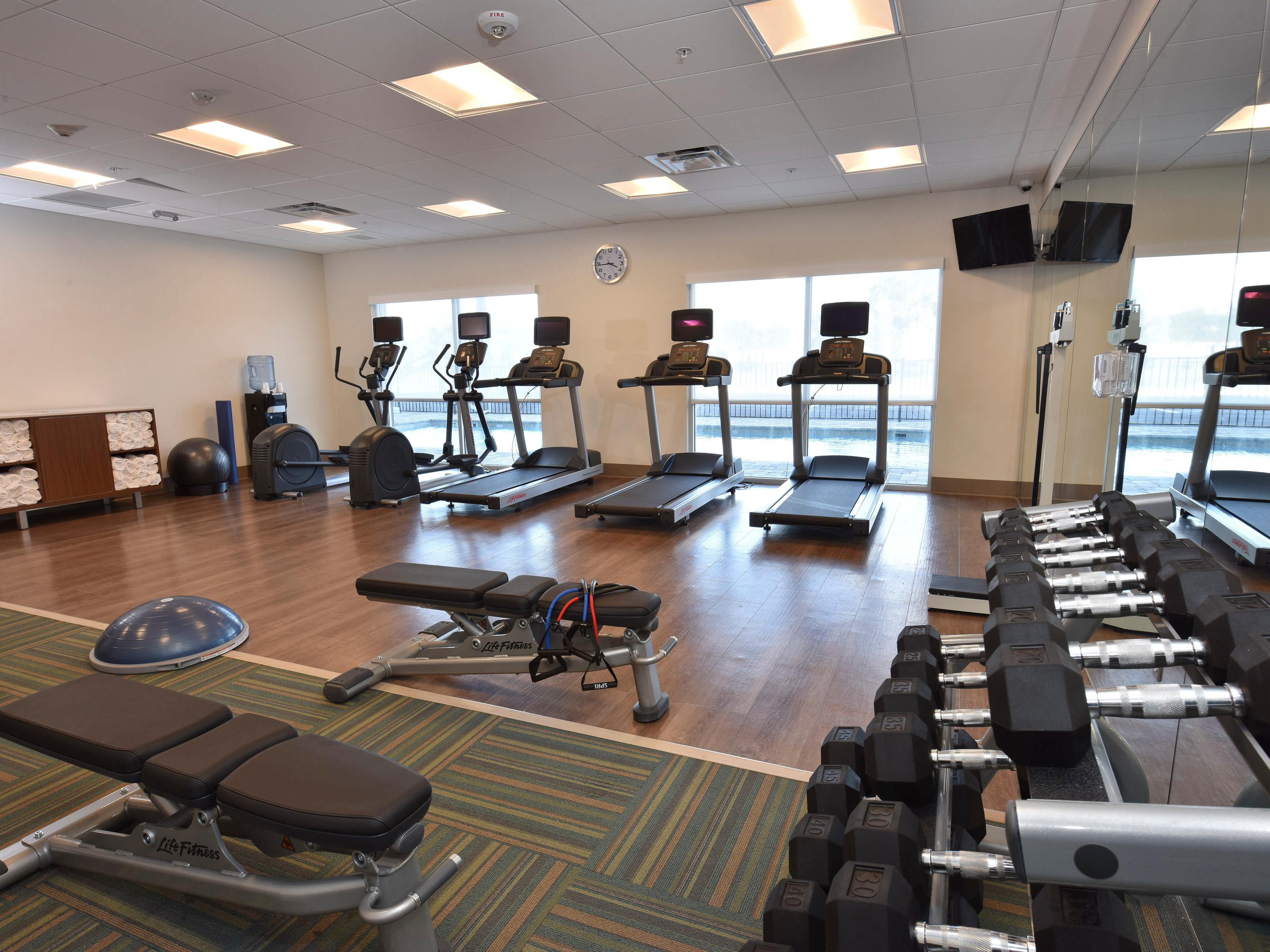 Modern Fitness Room with Extensive Options.