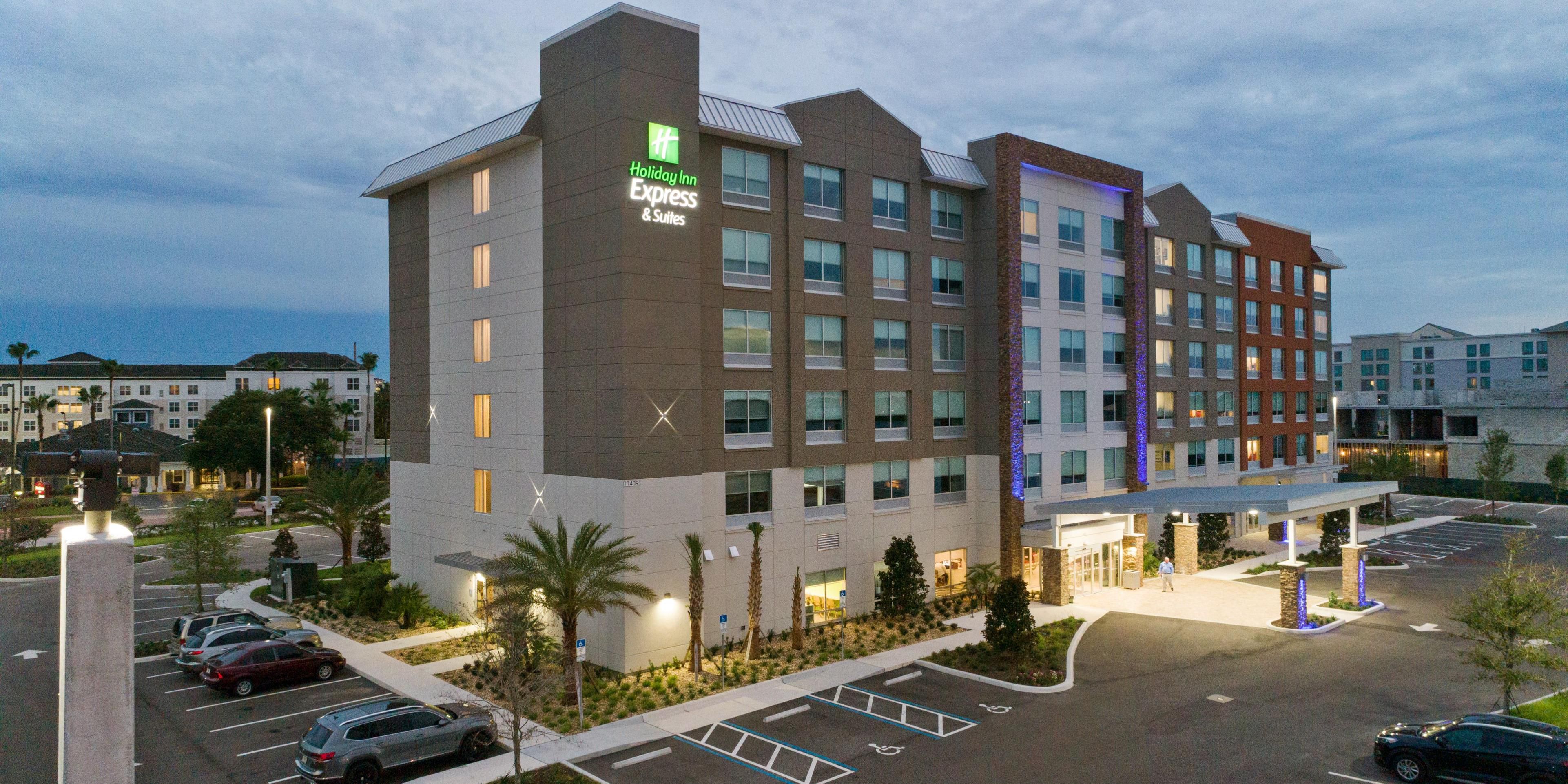 Holiday Inn Express And Suites Orlando 6052851709 2x1
