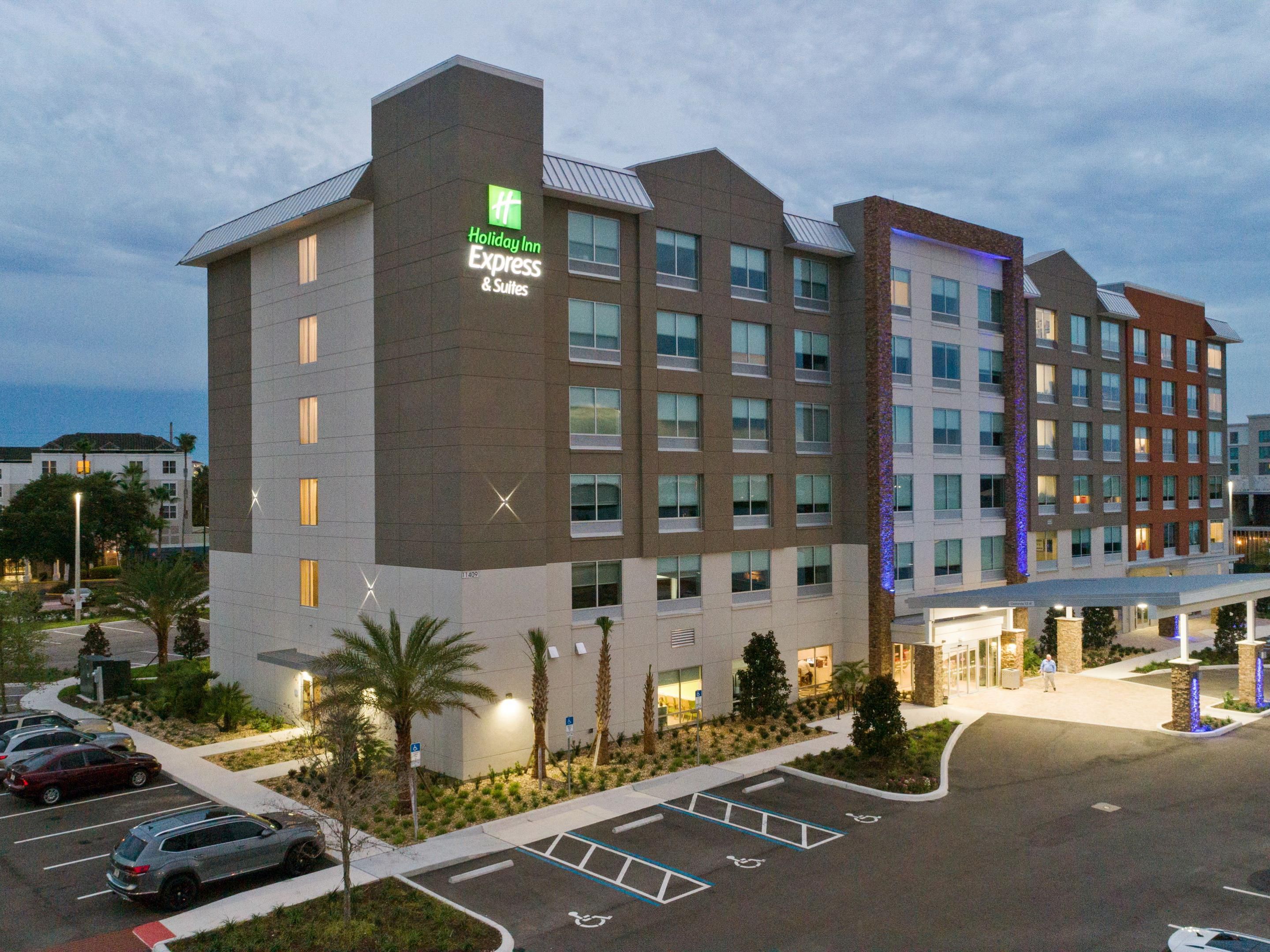 Holiday Inn Express And Suites Orlando 6052851709 4x3