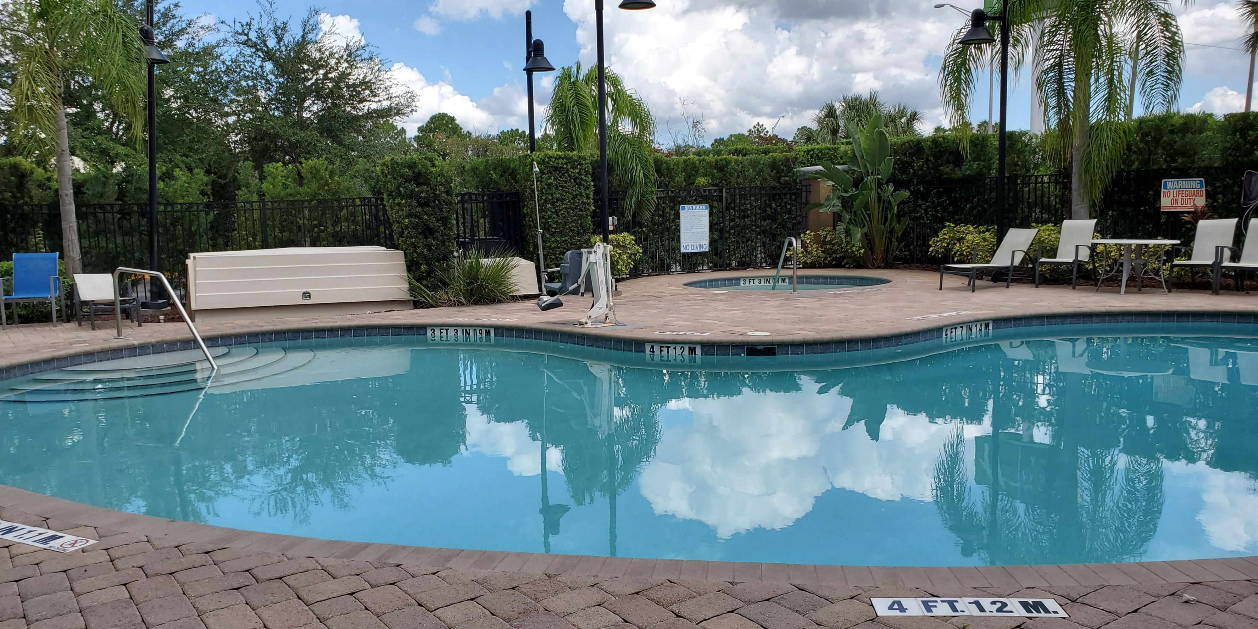 Our luxurious pool area offers comfortable seating for all, allowing our guests to relax and rejuvenate after a long day in the hot Florida sun. Our large pool and luxurious hot tub have extended operating hours from 7AM-11PM, to ensure even our busiest guests have time for a quick dip in the pool!