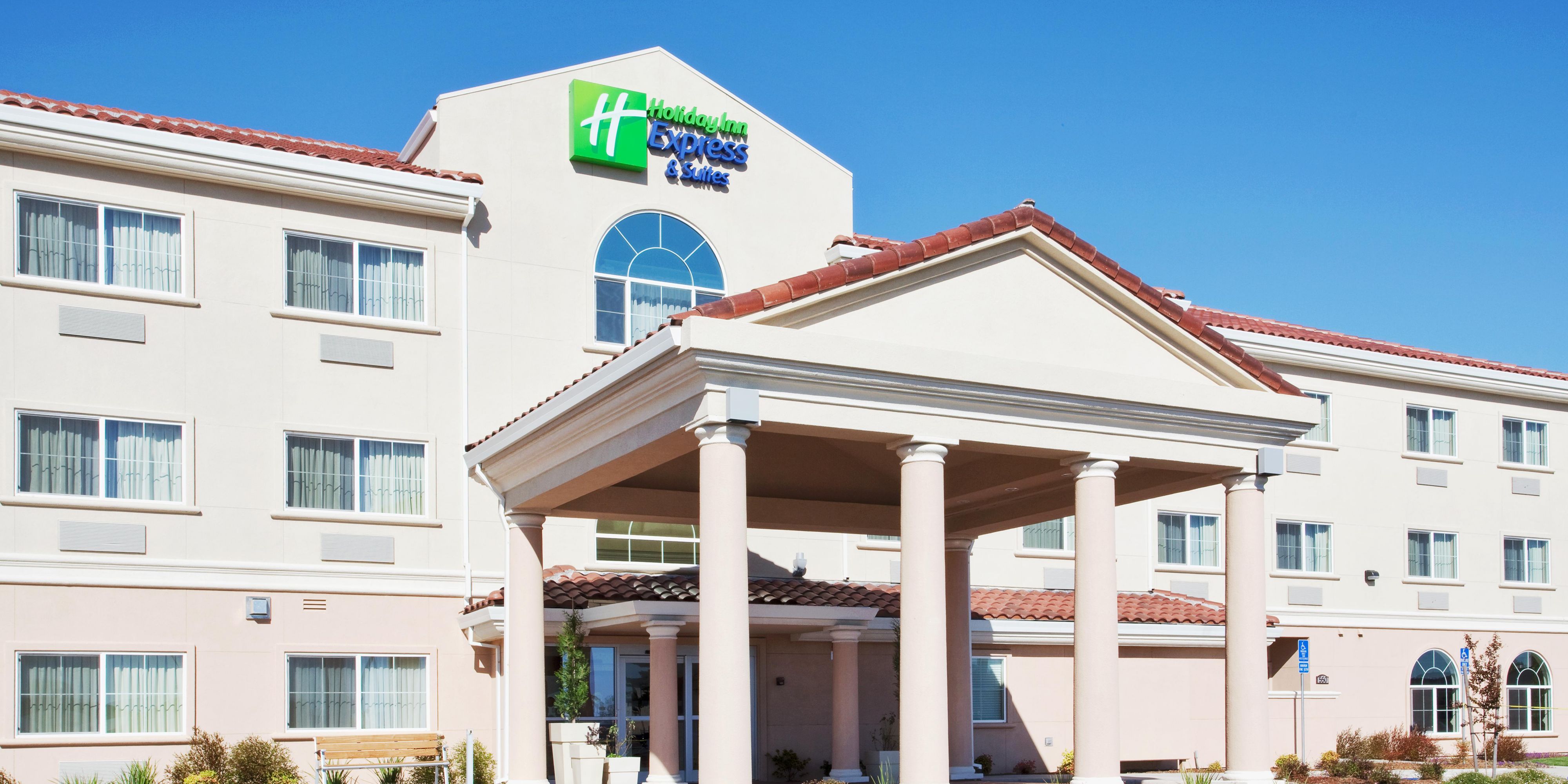 Holiday Inn Express & Suites Oroville Lake