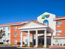 Holiday Inn Express & Suites Oroville Lake
