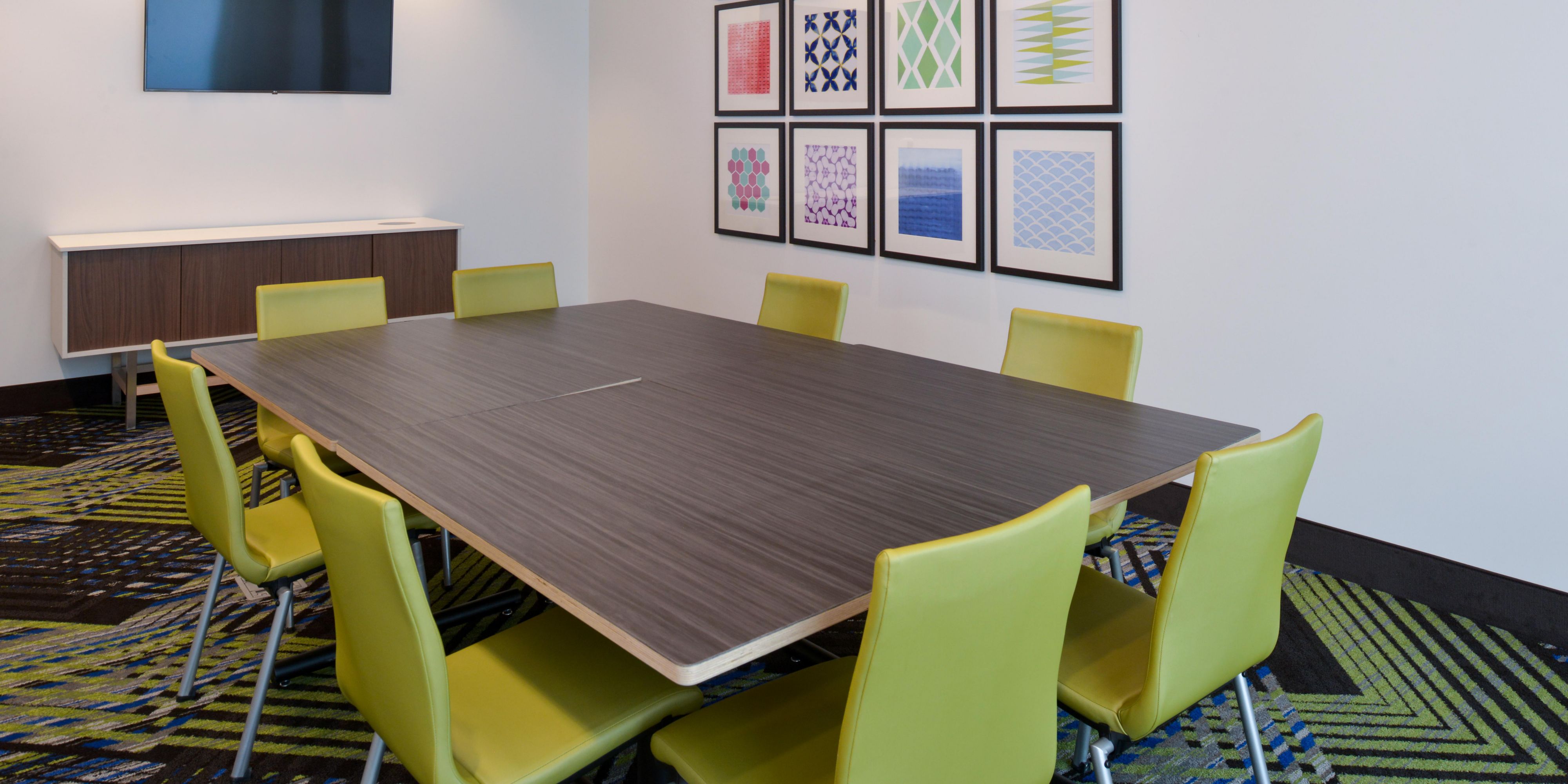 Are you looking for a place to hold a corporate meeting in the Ottumwa Area? The Holiday Inn Express Ottumwa has you covered. Please ask about our corporate meeting space. 