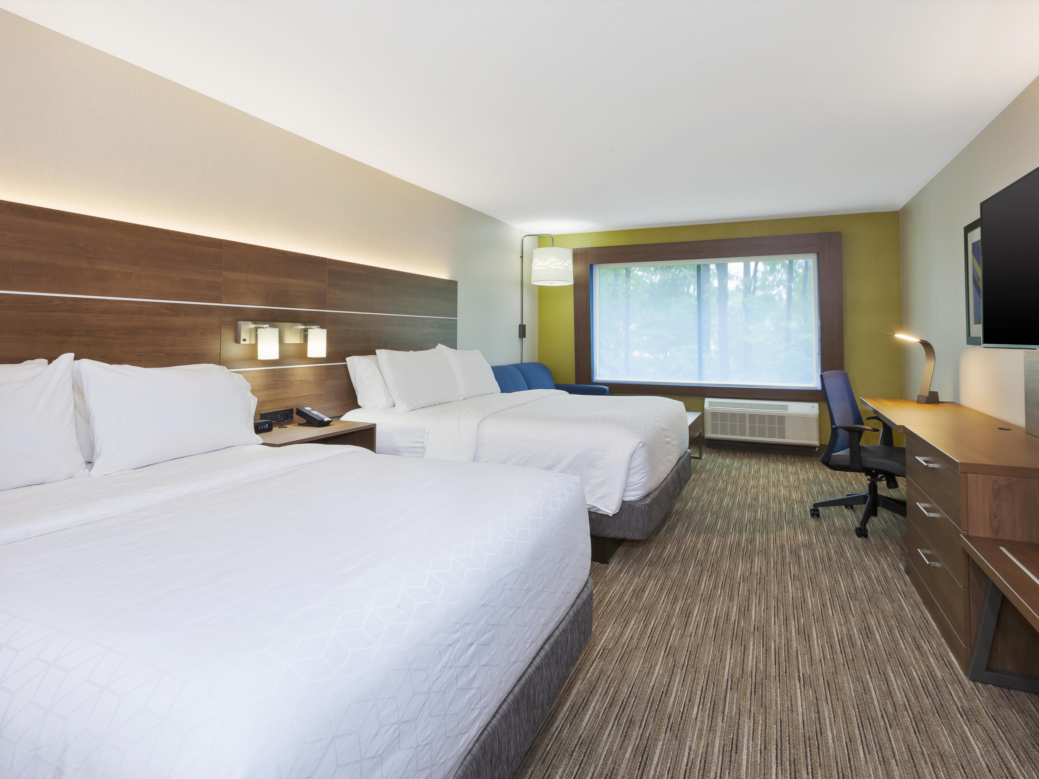 Rooms & Suites