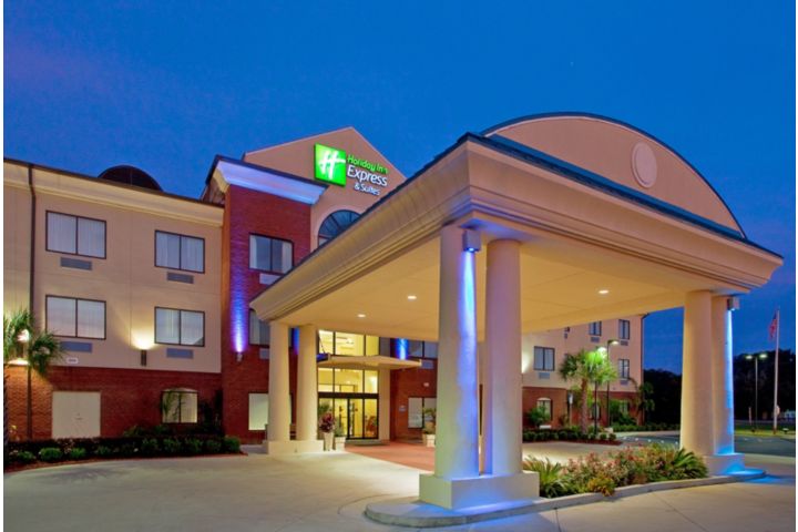 Holiday Inn Express & Suites Panama City-Tynd