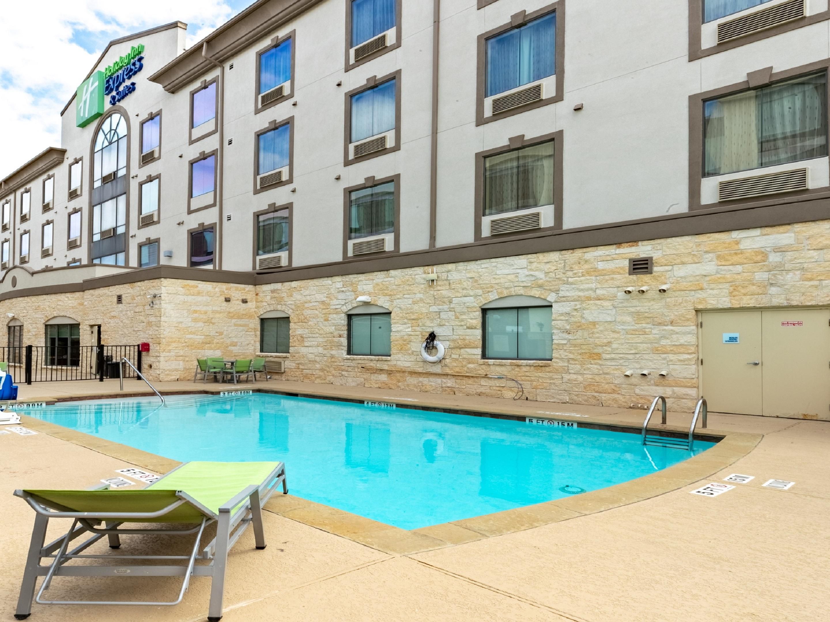 South Houston Hotel With Pools | Holiday Inn Express & Suites Houston ...