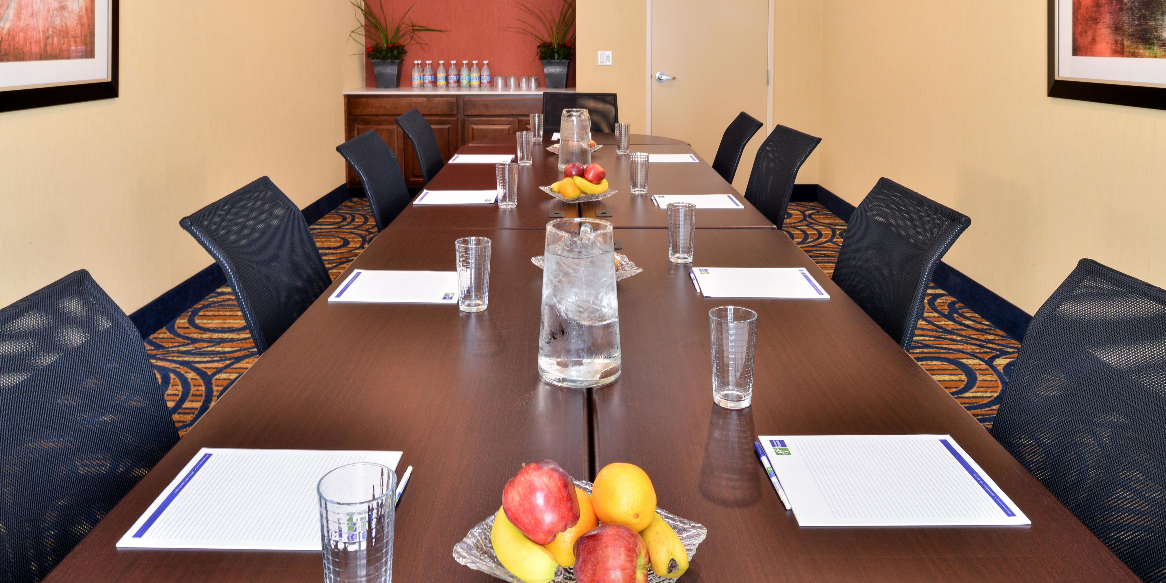 We offer a great location for your meeting room choices! We have two options equaling 1084 Sq Ft of flexible floor plans to meet your requirements for your next function or event. Complimentary water service, Wi-Fi access, free parking, and complimentary projector screen. Call and reserve your next meeting date today!
