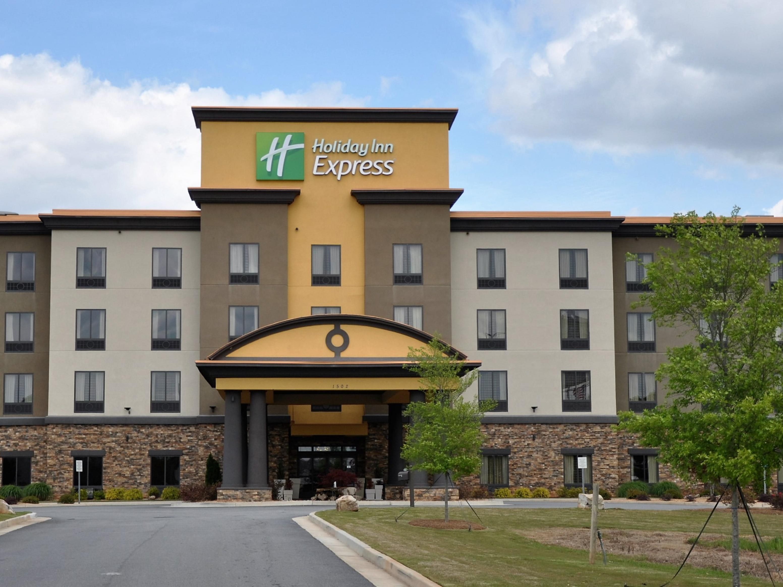 Holiday Inn Express Suites Perry-National Fairground Area Hotel