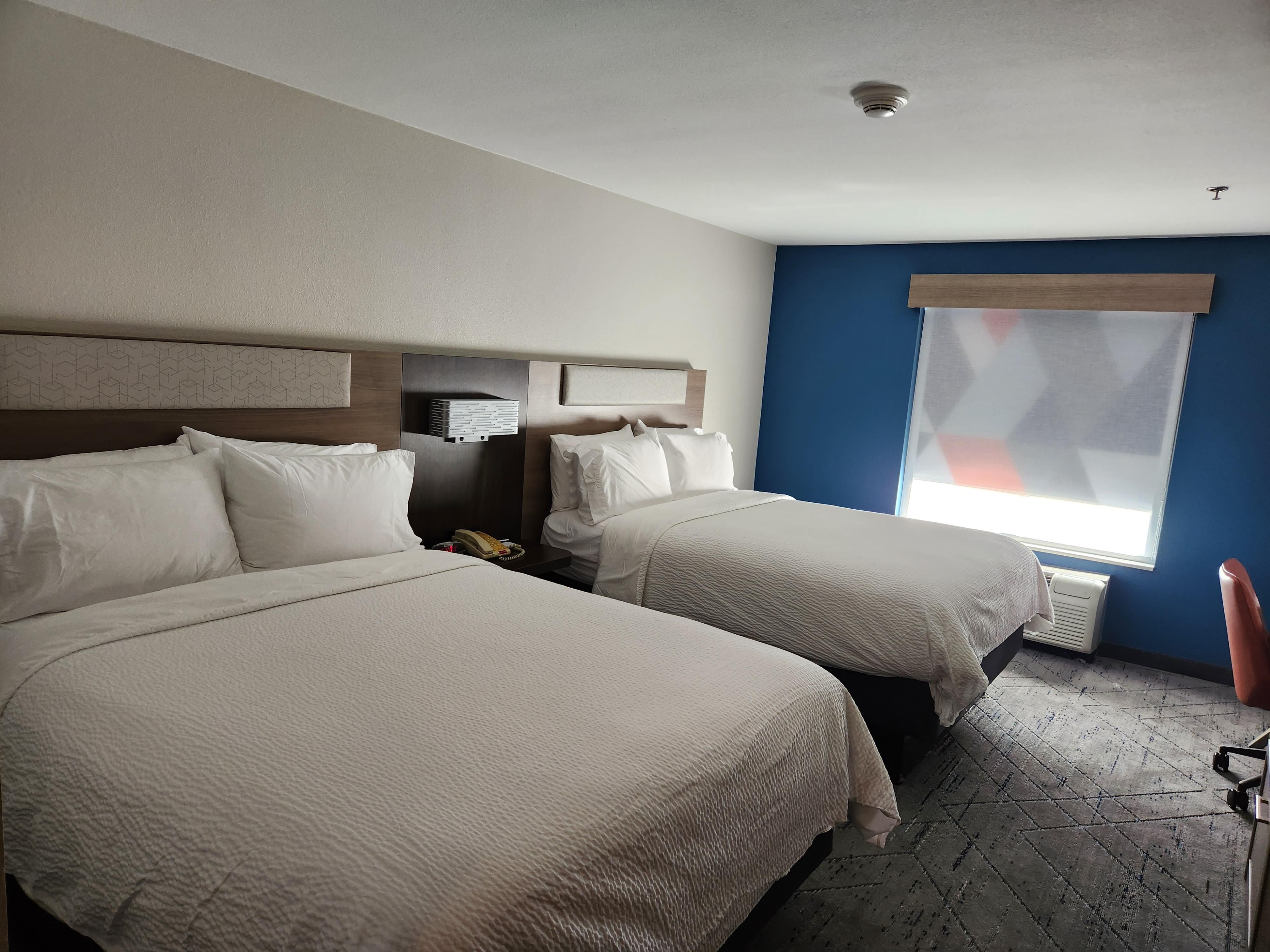 Quarto de hóspede com cama de casal