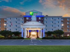 Holiday Inn Express & Suites Petersburg-Fort Lee