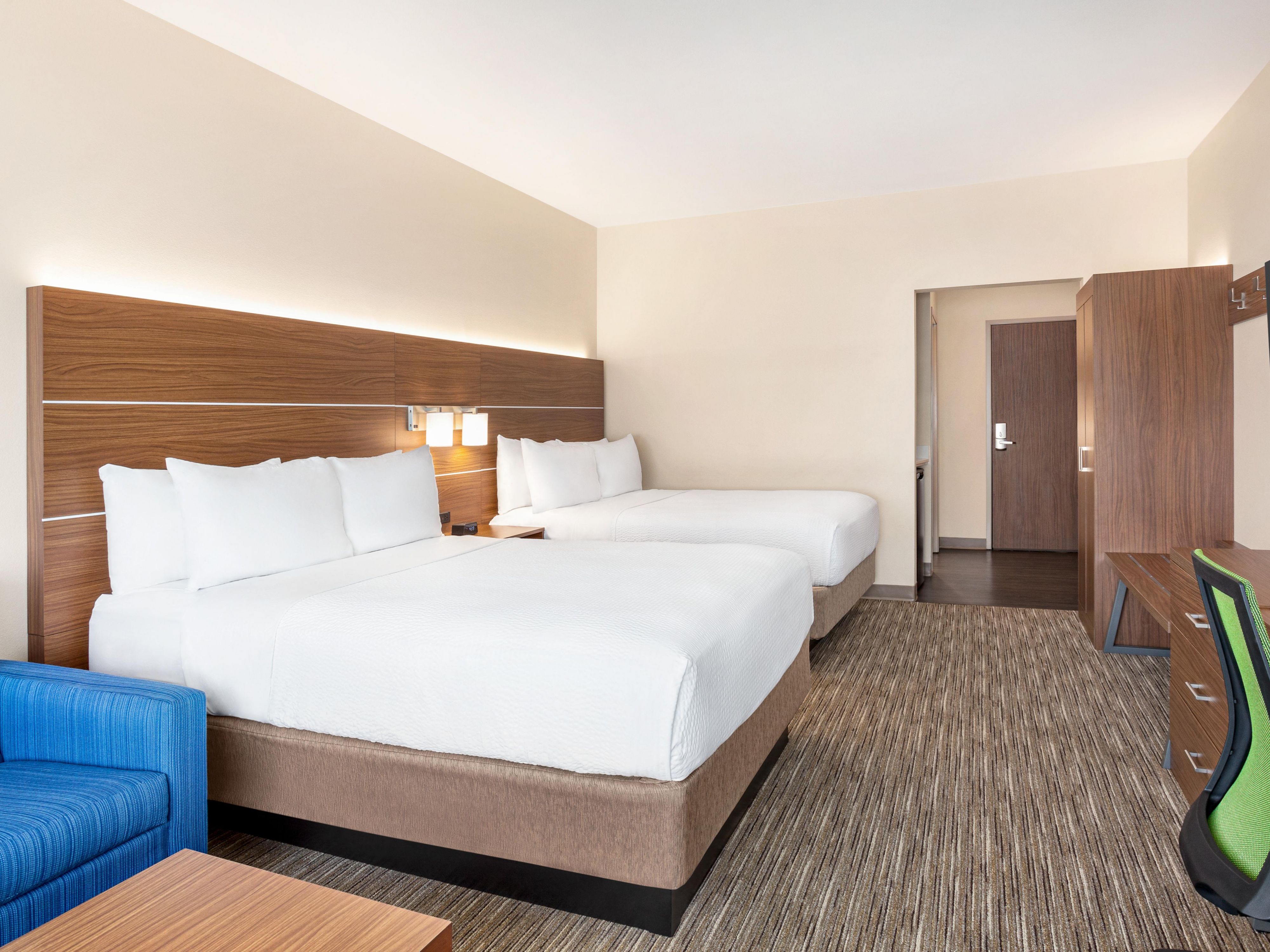 Dicen que todo es más grande en Texas y eso incluye nuestras Premium Suites. Mejore su estadía y reserve una de nuestras suites más grandes con sofá cama, que ofrece metros cuadrados adicionales y áreas para dormir.