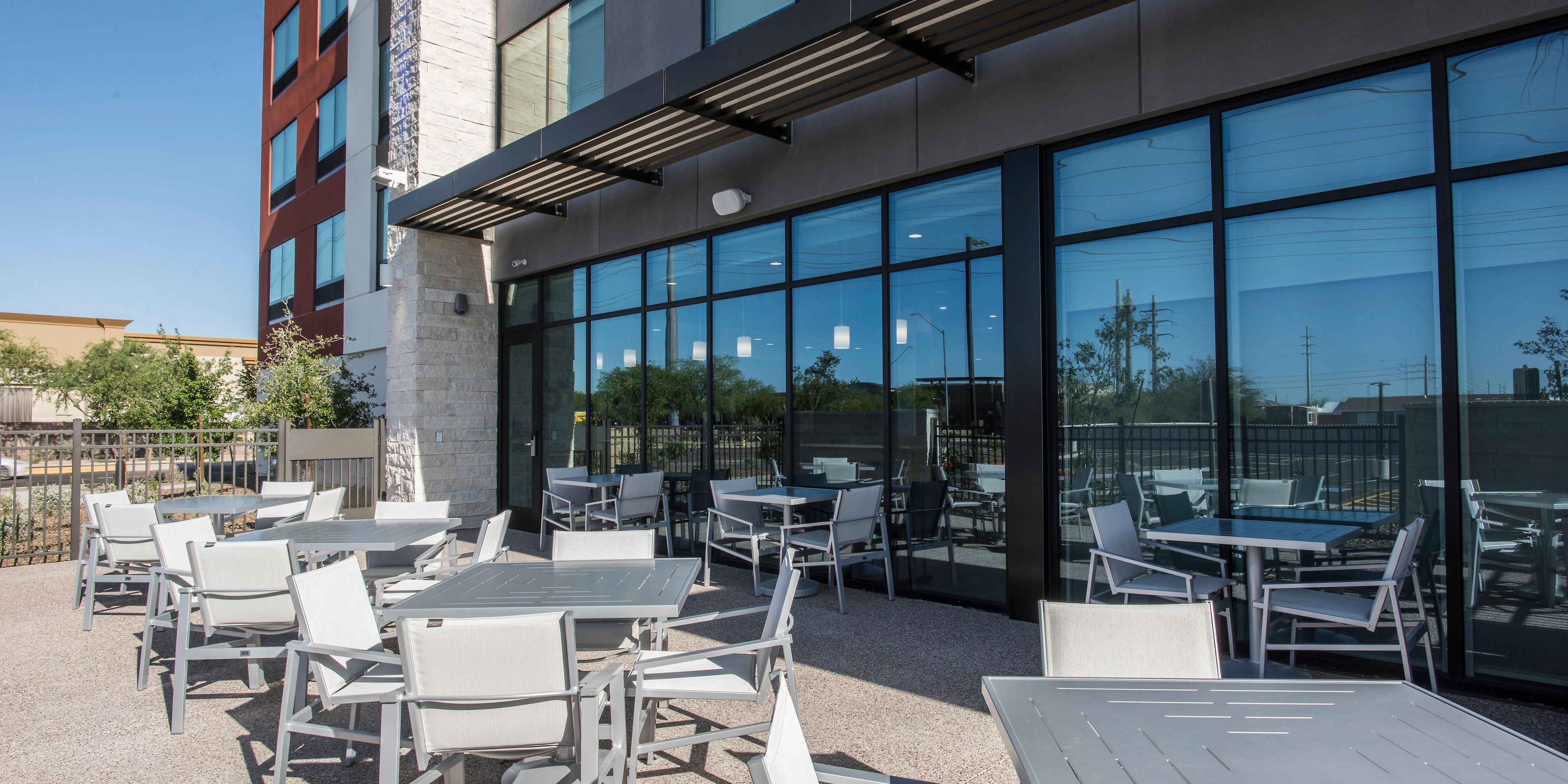 Beat the heat of the day and enjoy breakfast on the outdoor patio. Guests also enjoy the outdoor patio in the evenings to gather with friends, family, or co-workers for an impromptu meeting. 