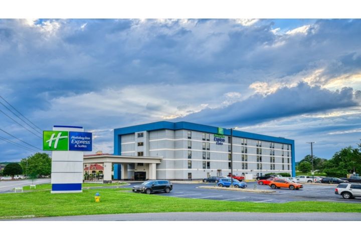 Holiday Inn Express & Suites Pigeon Forge/Nea