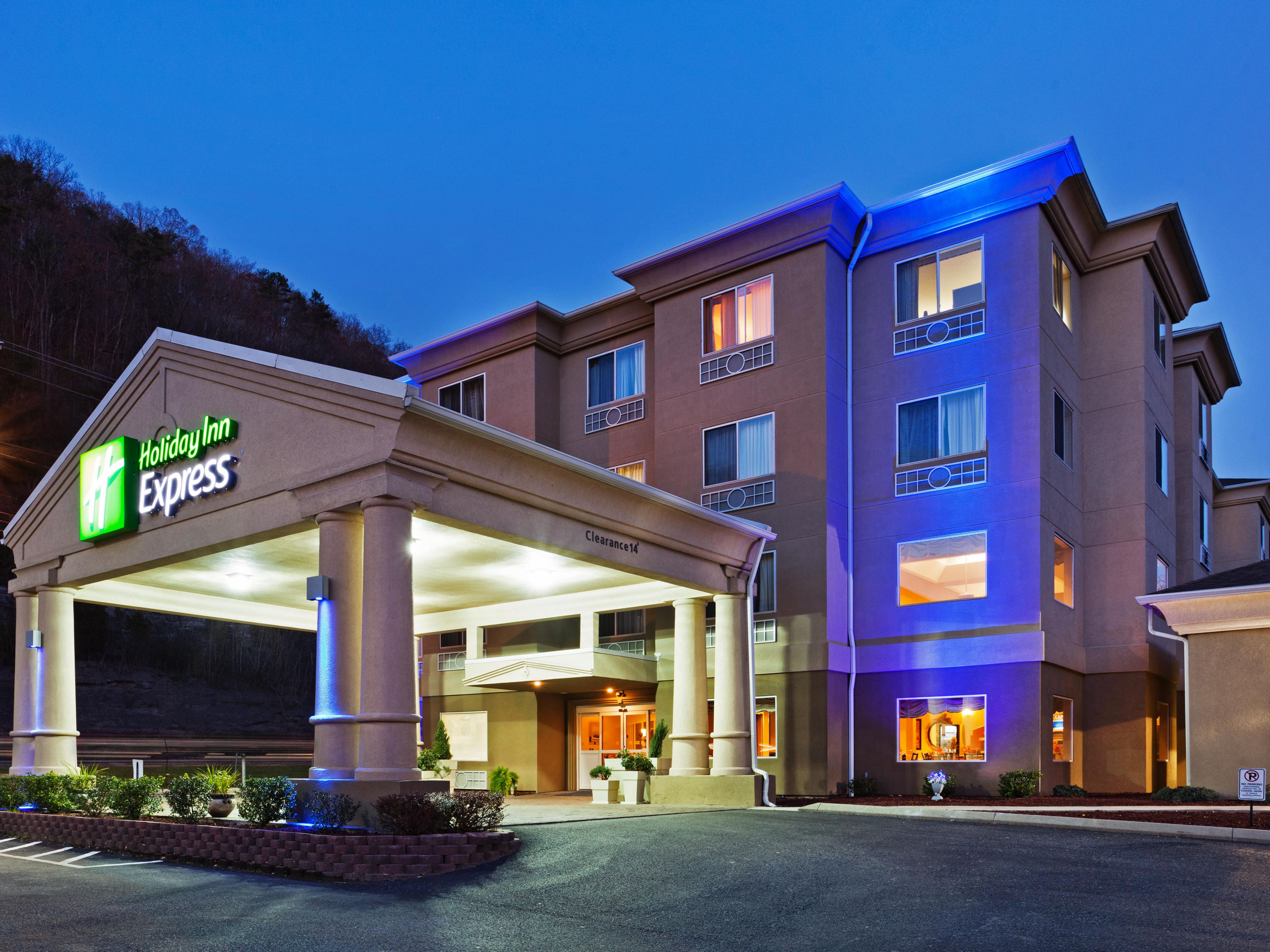 Affordable Hotels in Pikeville, KY | Holiday Inn Express & Suites Pikeville