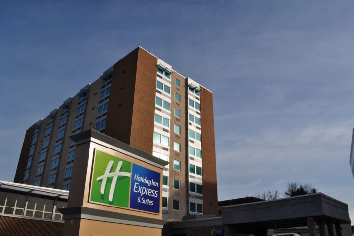 Holiday Inn Express & Suites Pittsburgh West