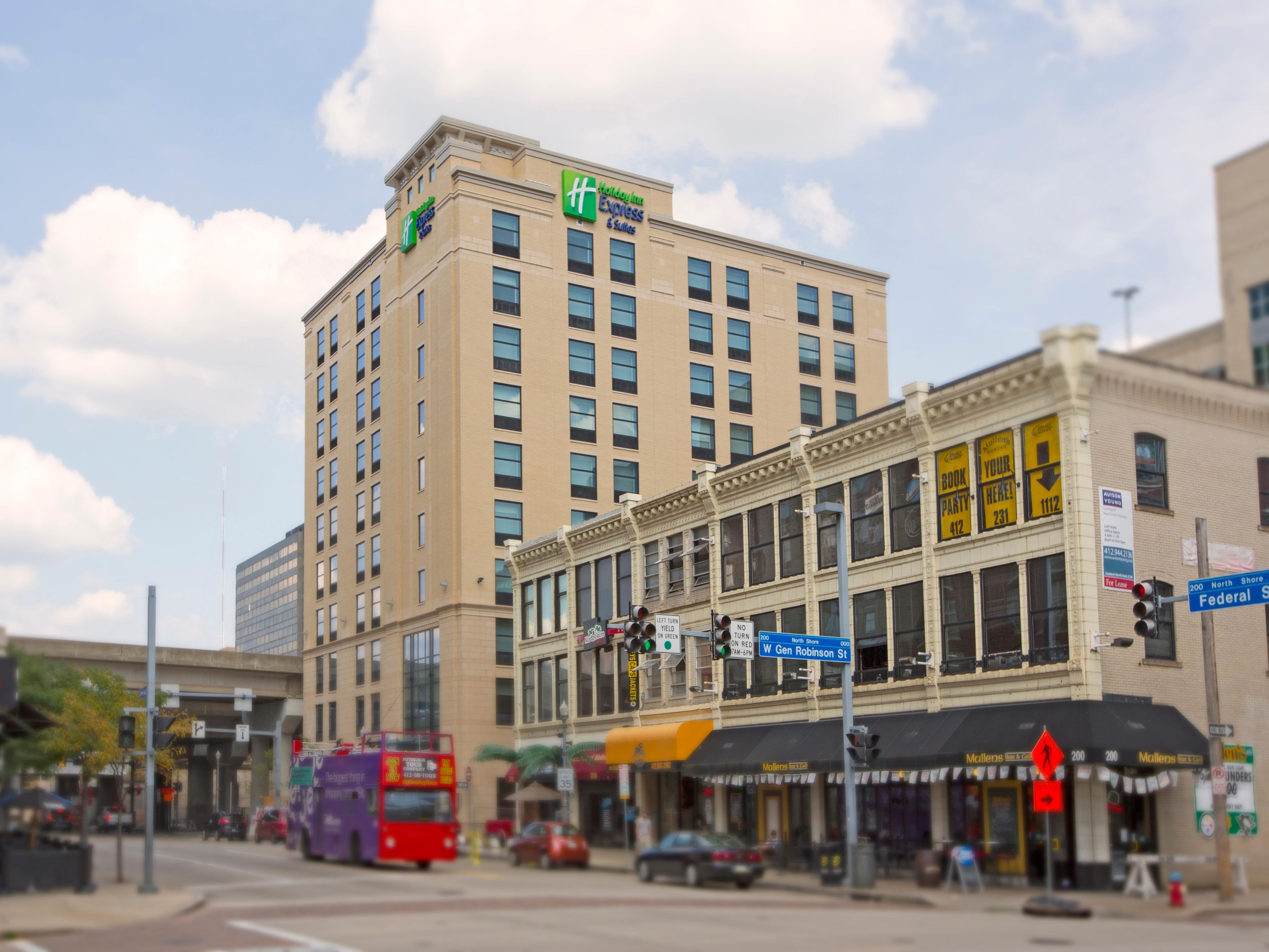 Hotel Suites In Pittsburgh Holiday Inn Express Suites Pittsburgh North Shore