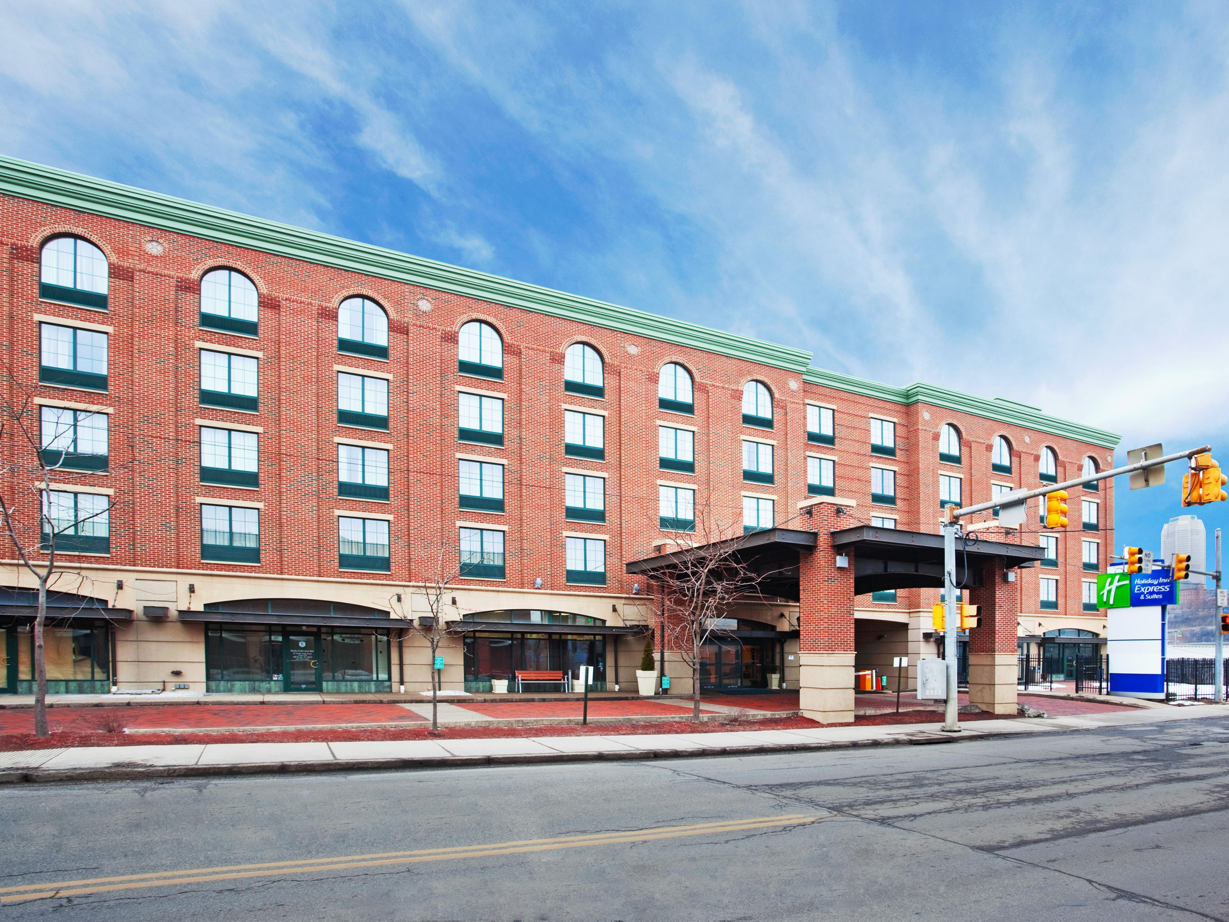 Holiday Inn Express And Suites Pittsburgh 4294194883 4x3