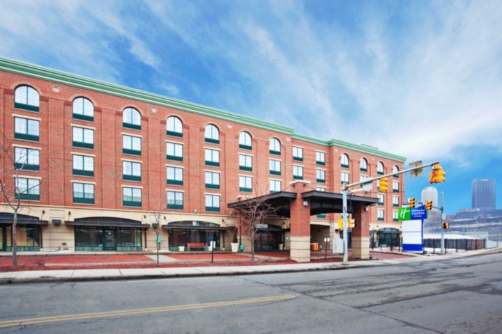 Holiday Inn Express & Suites Pittsburgh-South