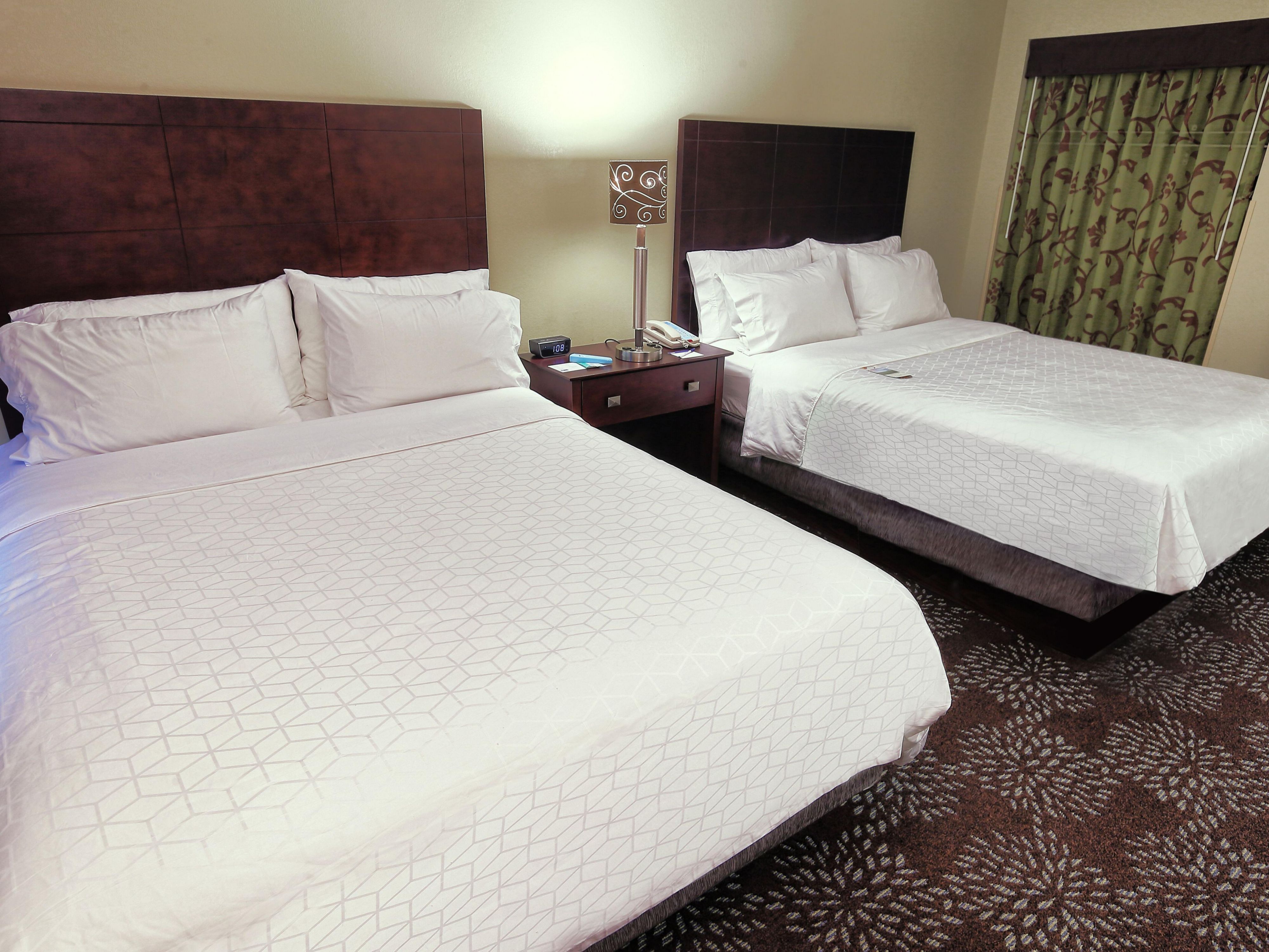 Queen Queen Guest Room