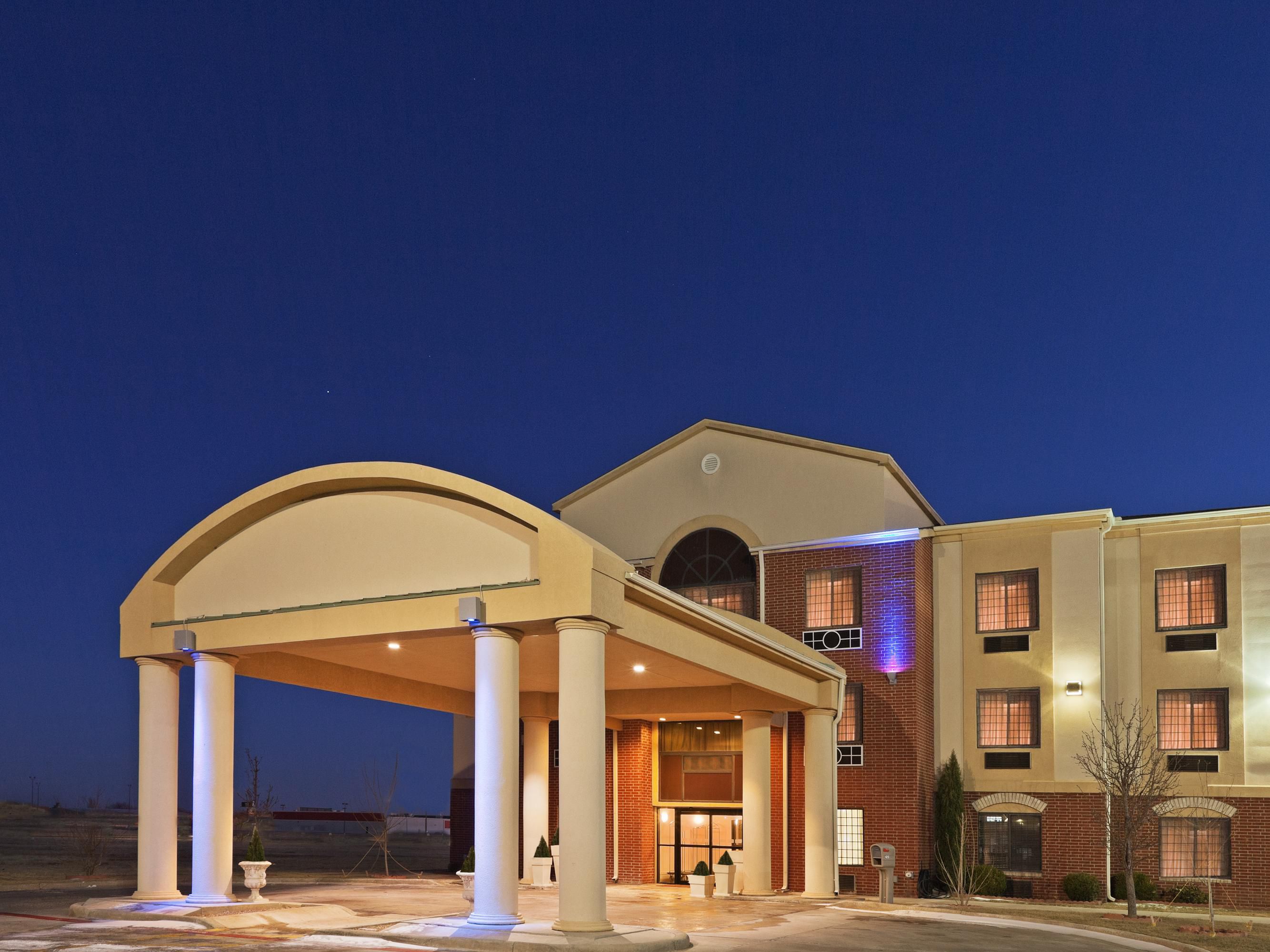 PetFriendly Hotels in Plainview, TX Holiday Inn Express & Suites
