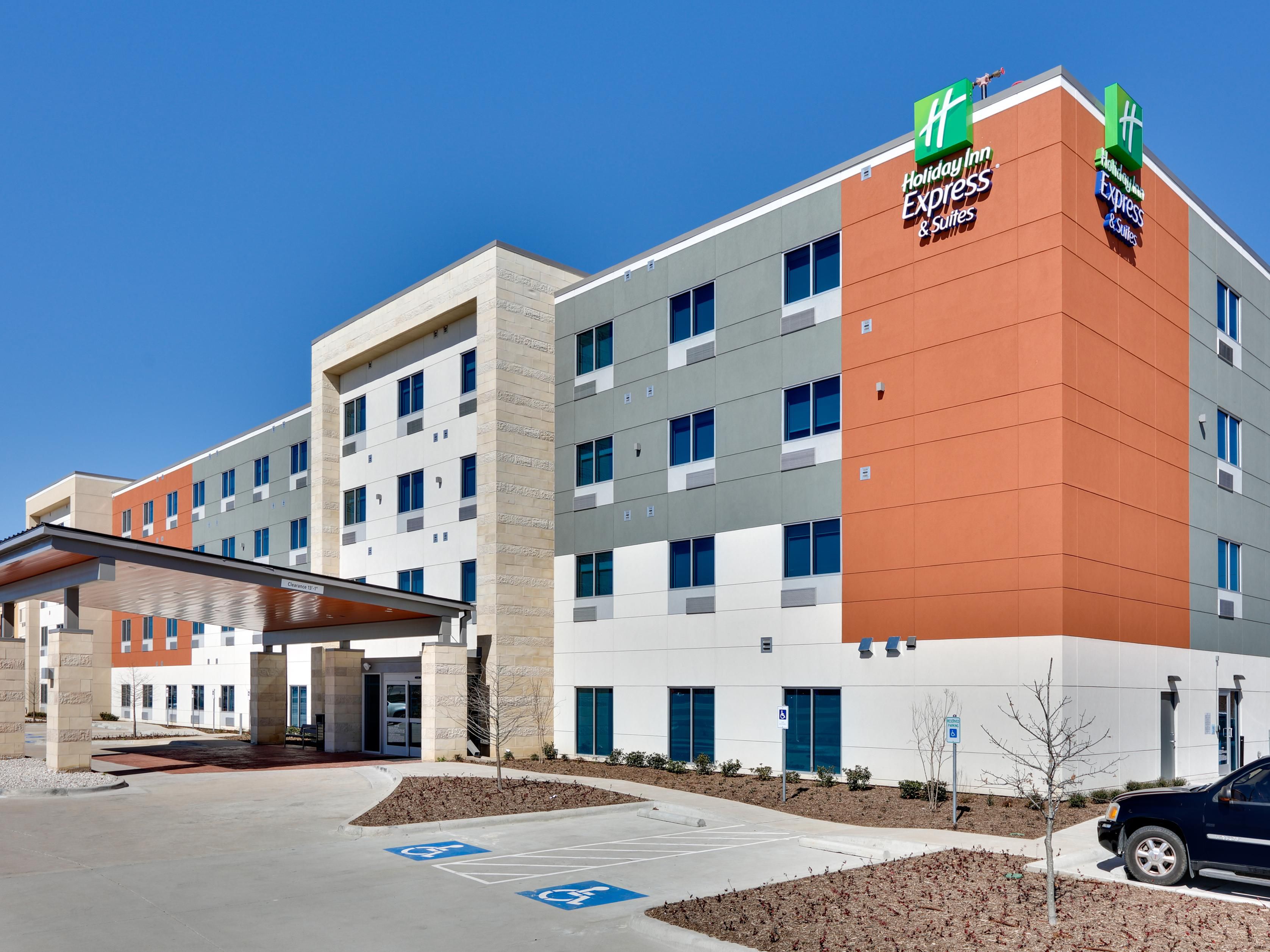 Holiday Inn Express And Suites Plano 5901698827 4x3