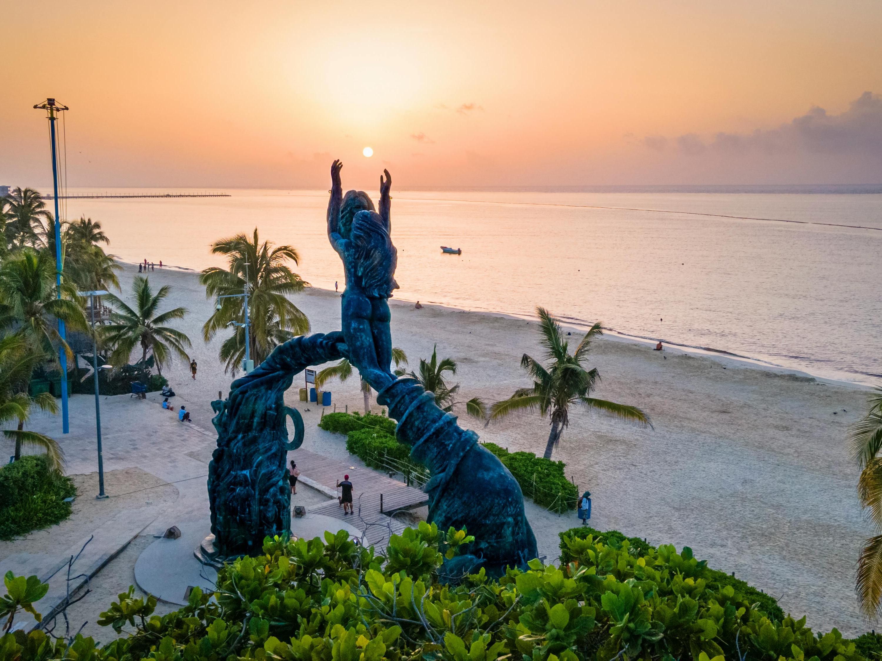 Playa del Carmen's culinary scene blends vibrant flavors and laid-back charm. From sizzling street tacos and fresh seafood to upscale fusion spots and beachfront cafés, local dining captures the essence of coastal Mexico—perfect for savoring every bite by the sea.