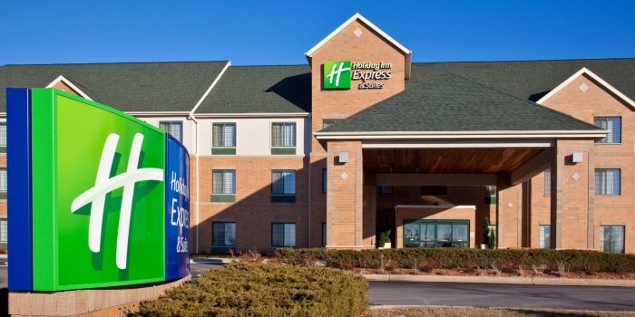 Holiday Inn Express & Suites Pleasant Prairie / Kenosha