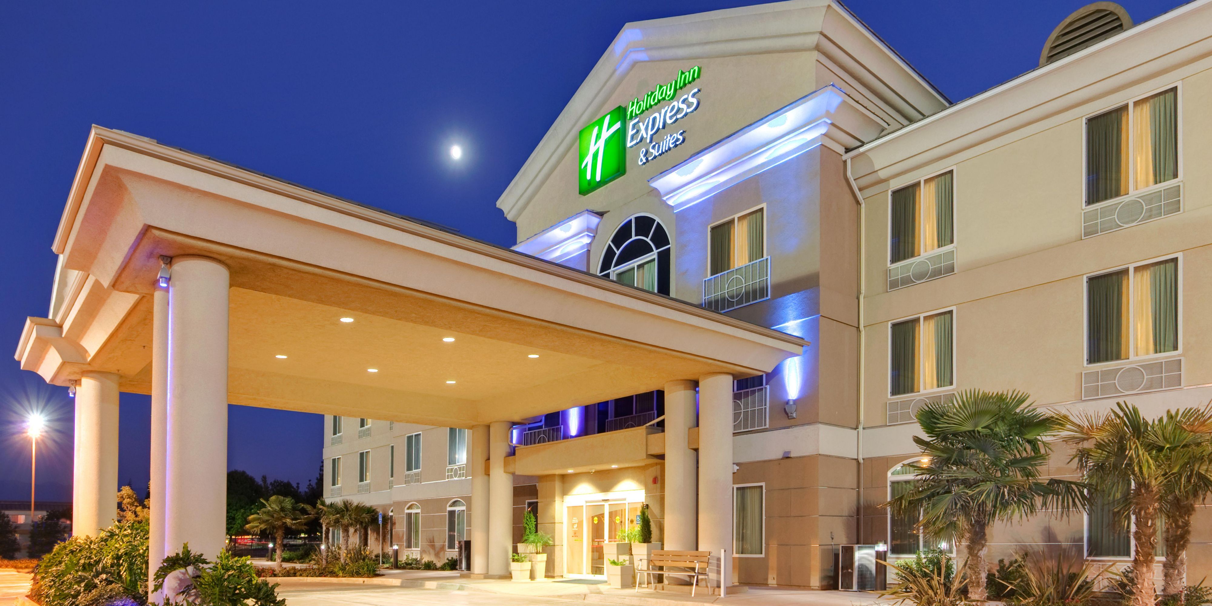 Holiday Inn Express & Suites Porterville