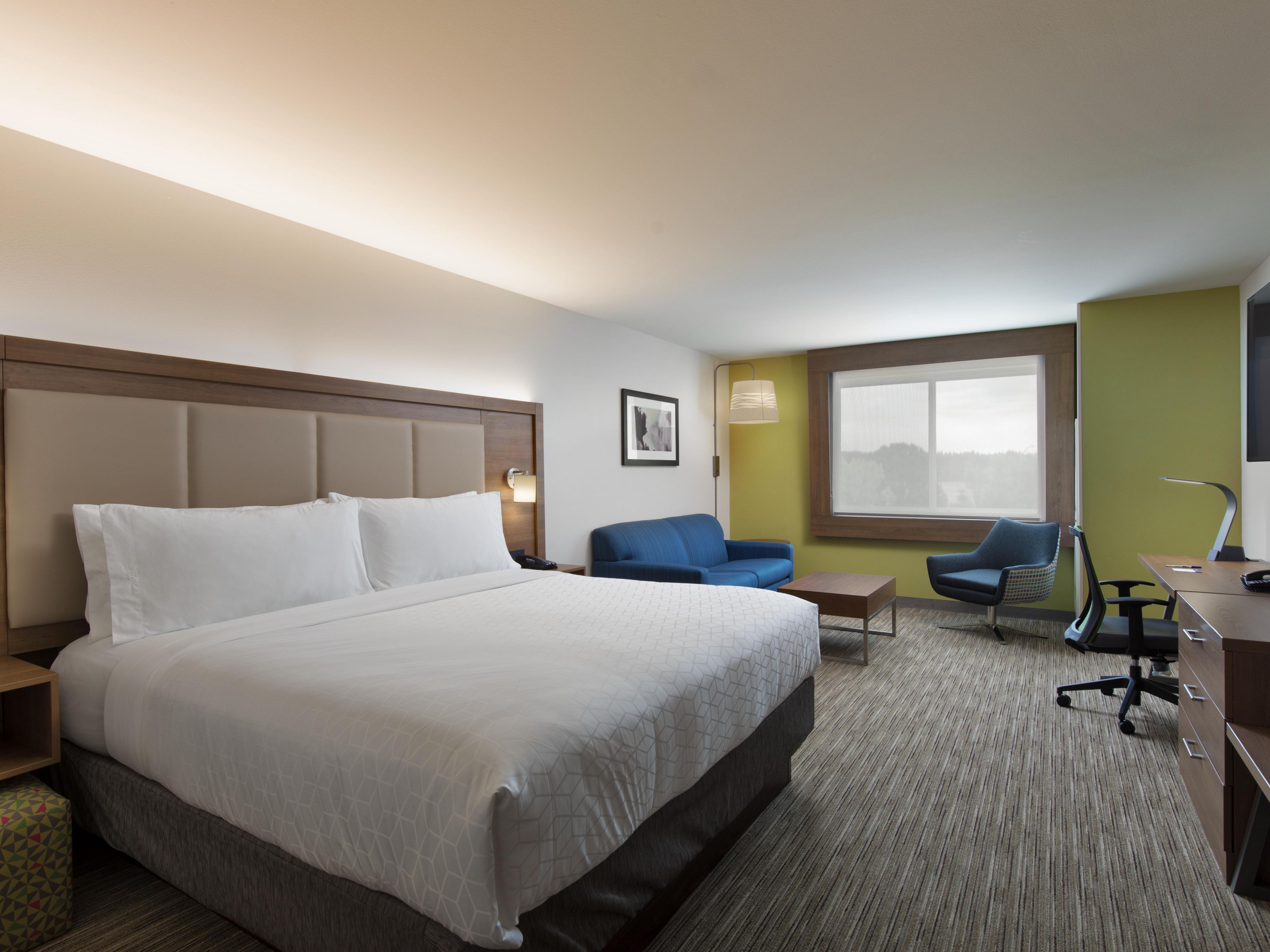 King bed suite Includes FREE breakfast & Internet, Fitness Center